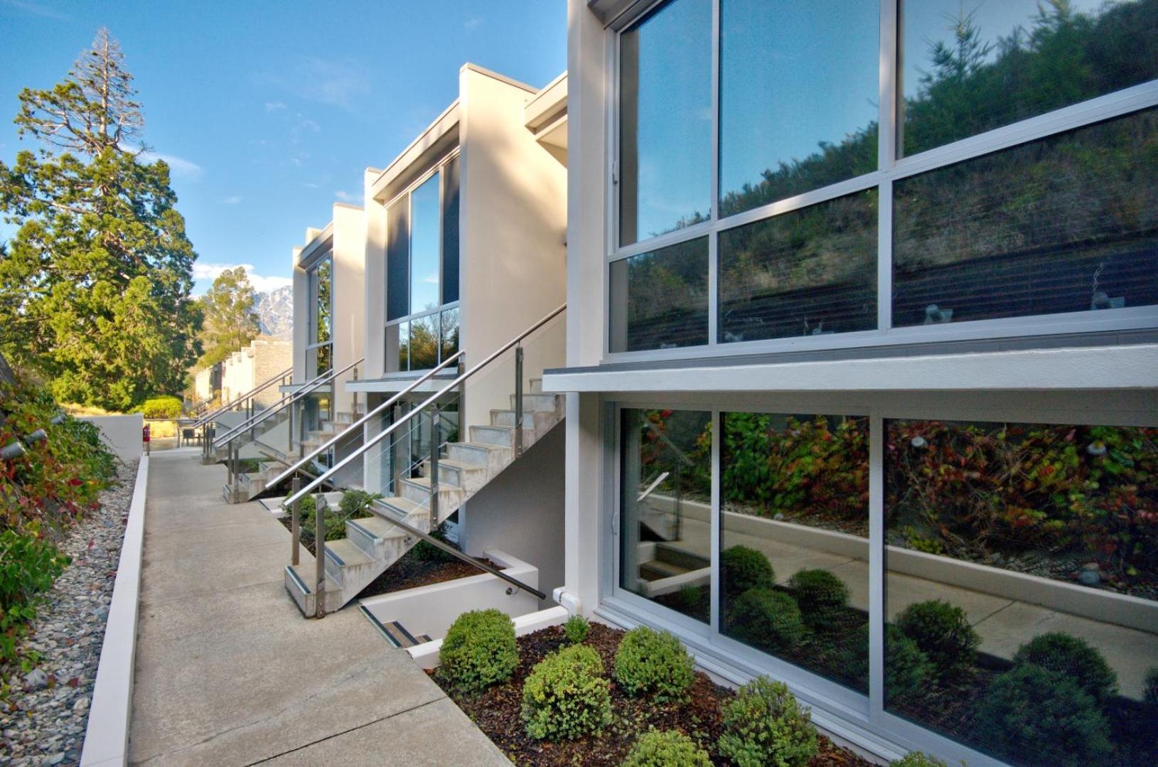 Pure Retreat Lake View
