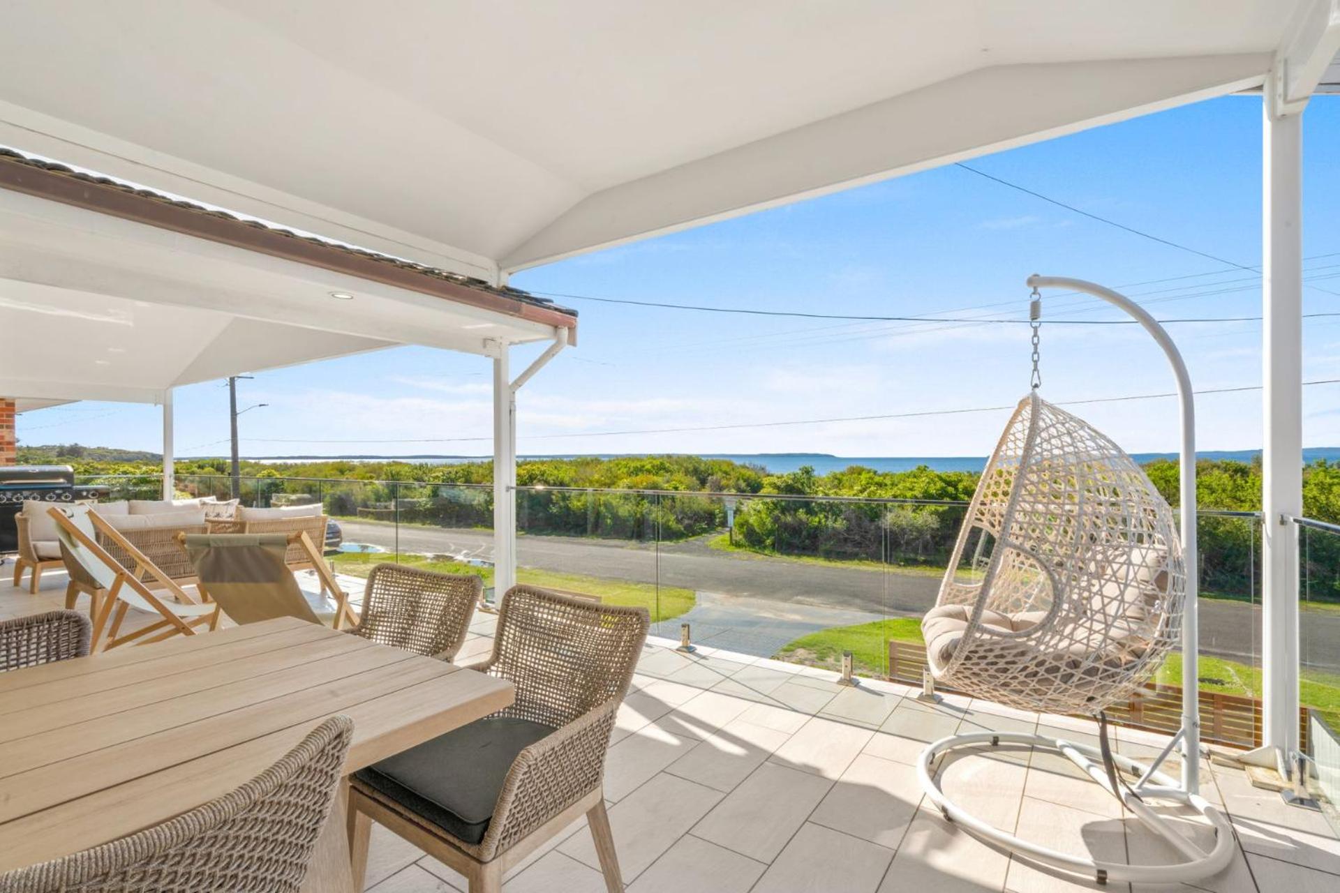 Callala Beach Walk - Beachfront with Fireplace