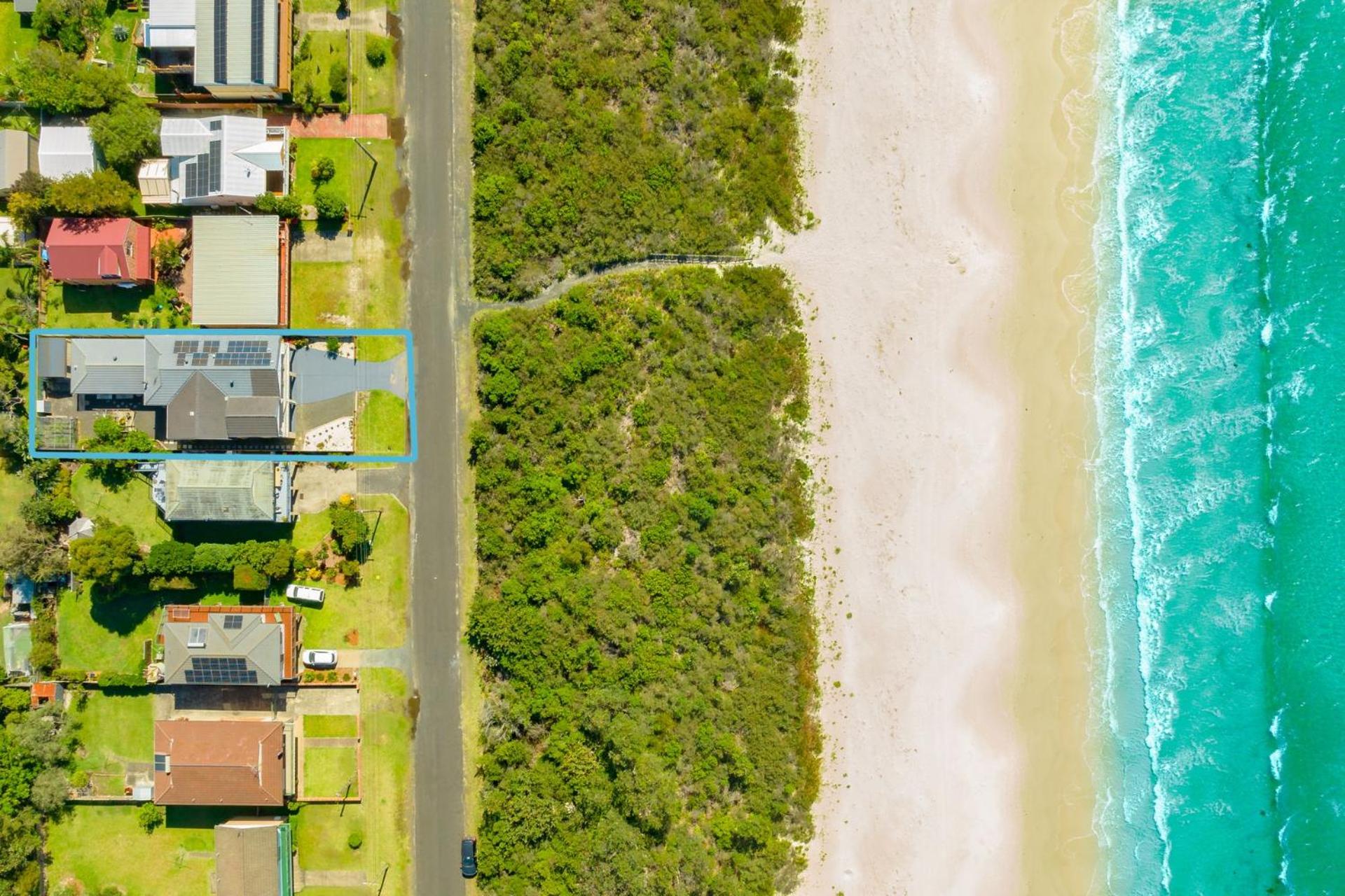 Callala Beach Walk - Beachfront with Fireplace