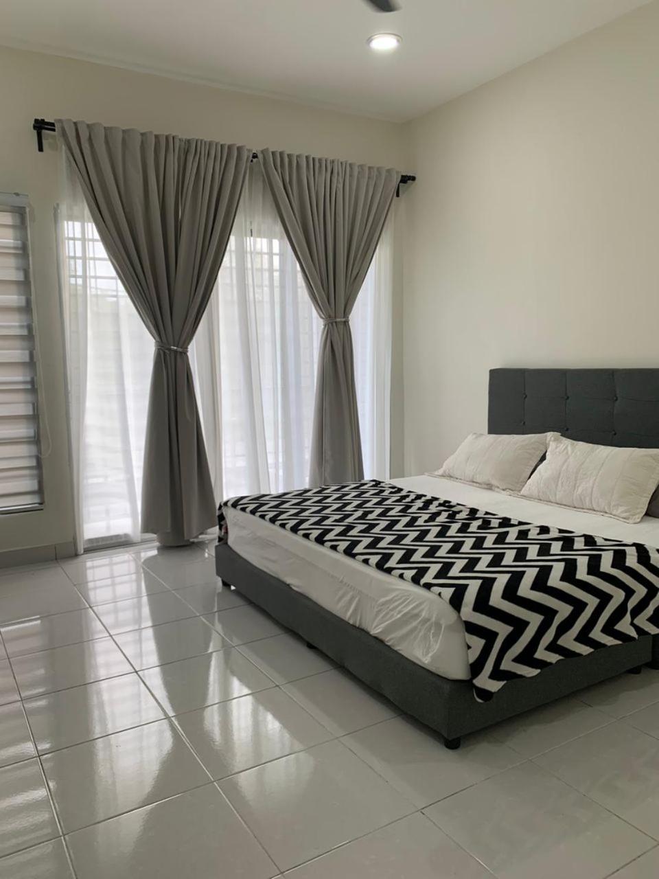 Juwita&Arjuna Homestay Teluk Senangin