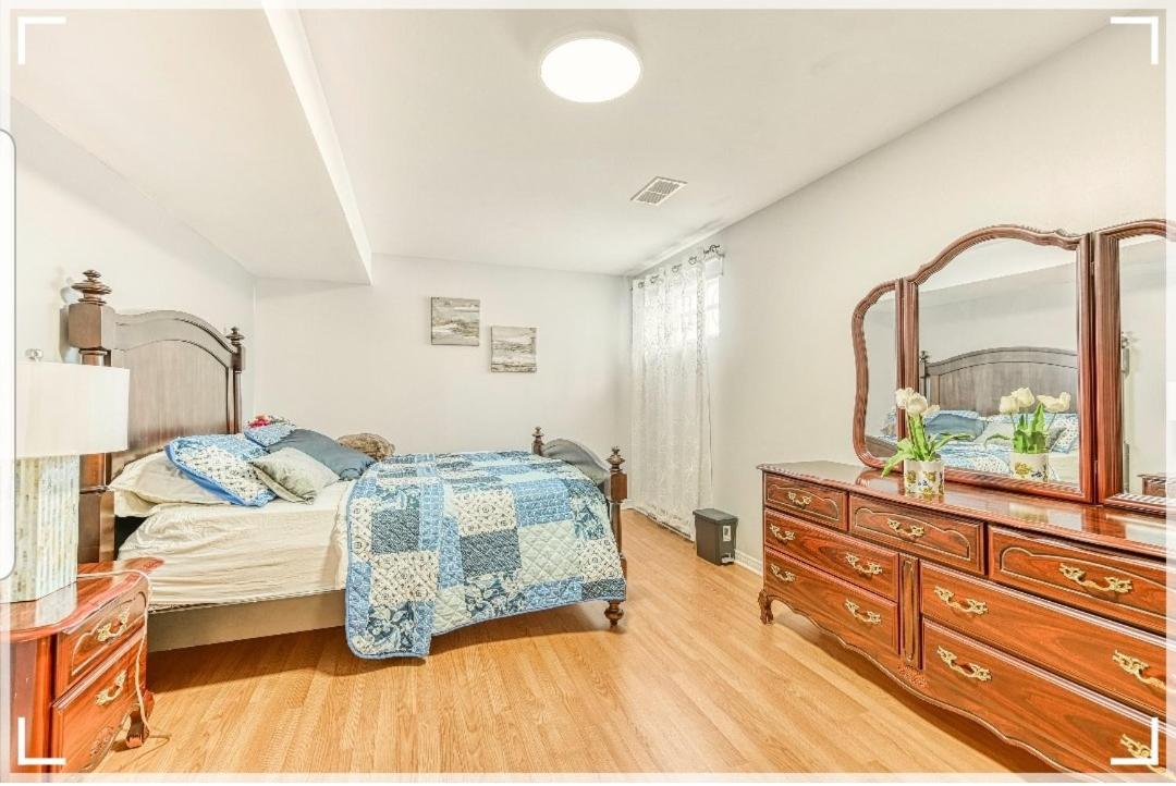 Leila's Place-Family Deluxe Basement Apartment