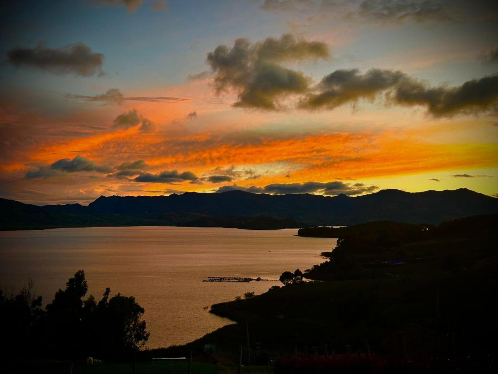 Domos lago Muisca Xue view 5