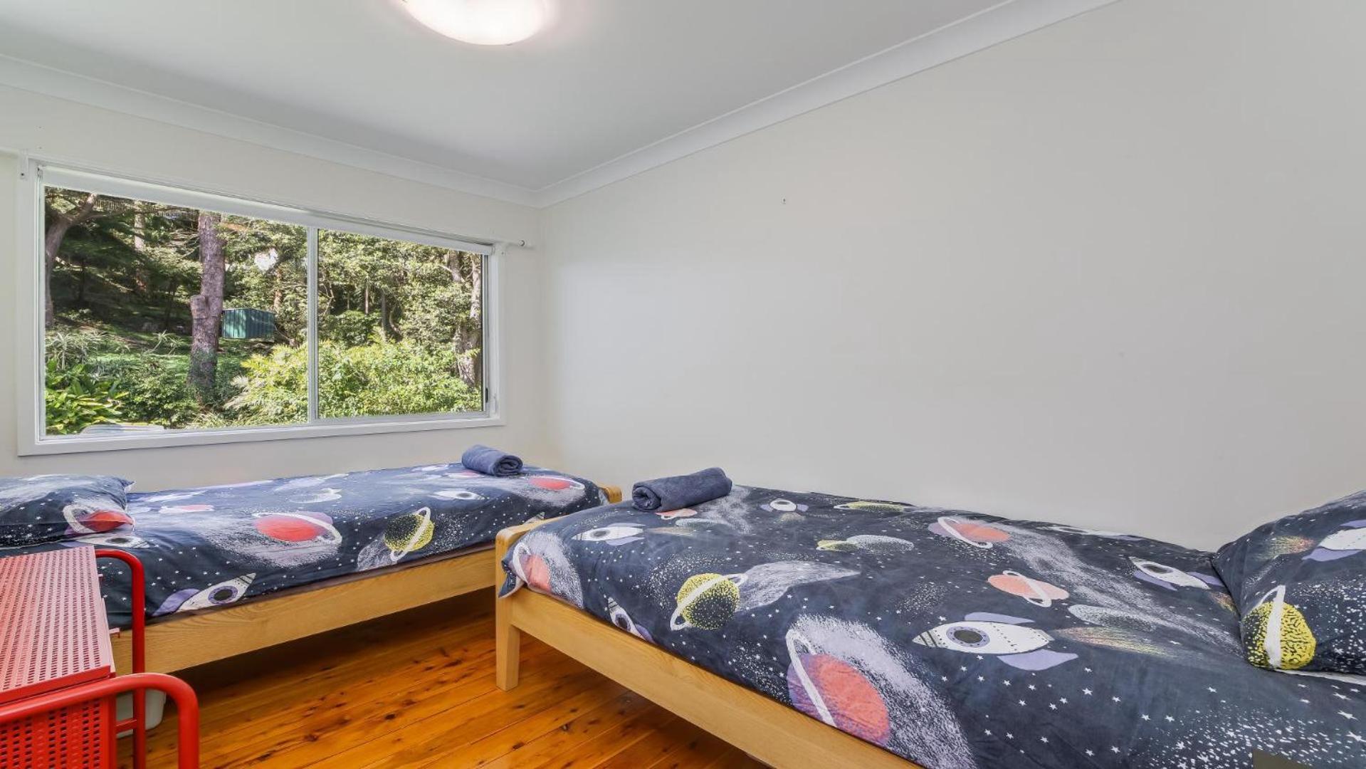 Homely Beach Retreat Three Living Areas, Table Tennis Table Accom Holidays
