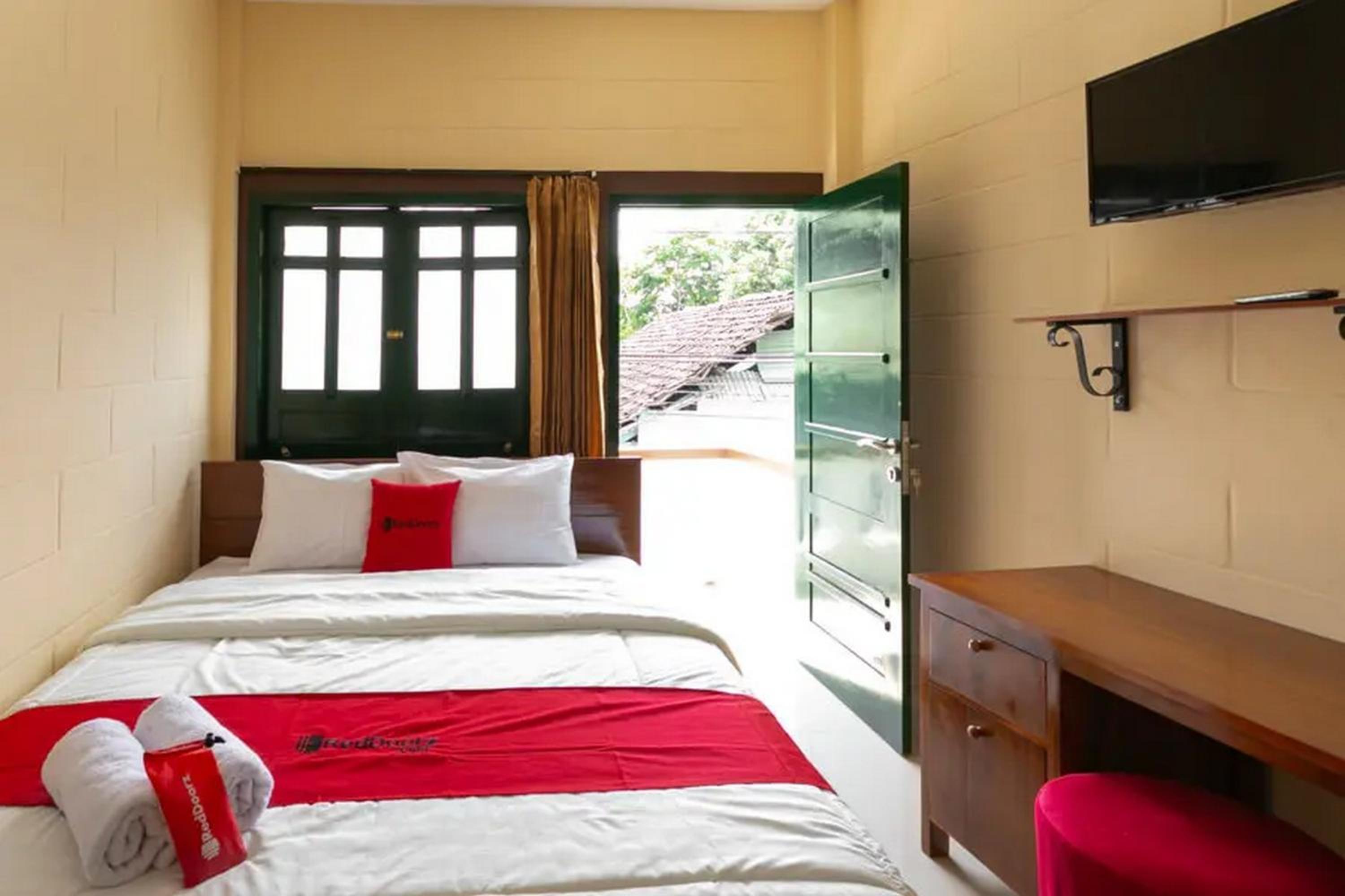 RedDoorz Syariah near Titik Nol Yogyakarta, 욕야카르타 - 11
