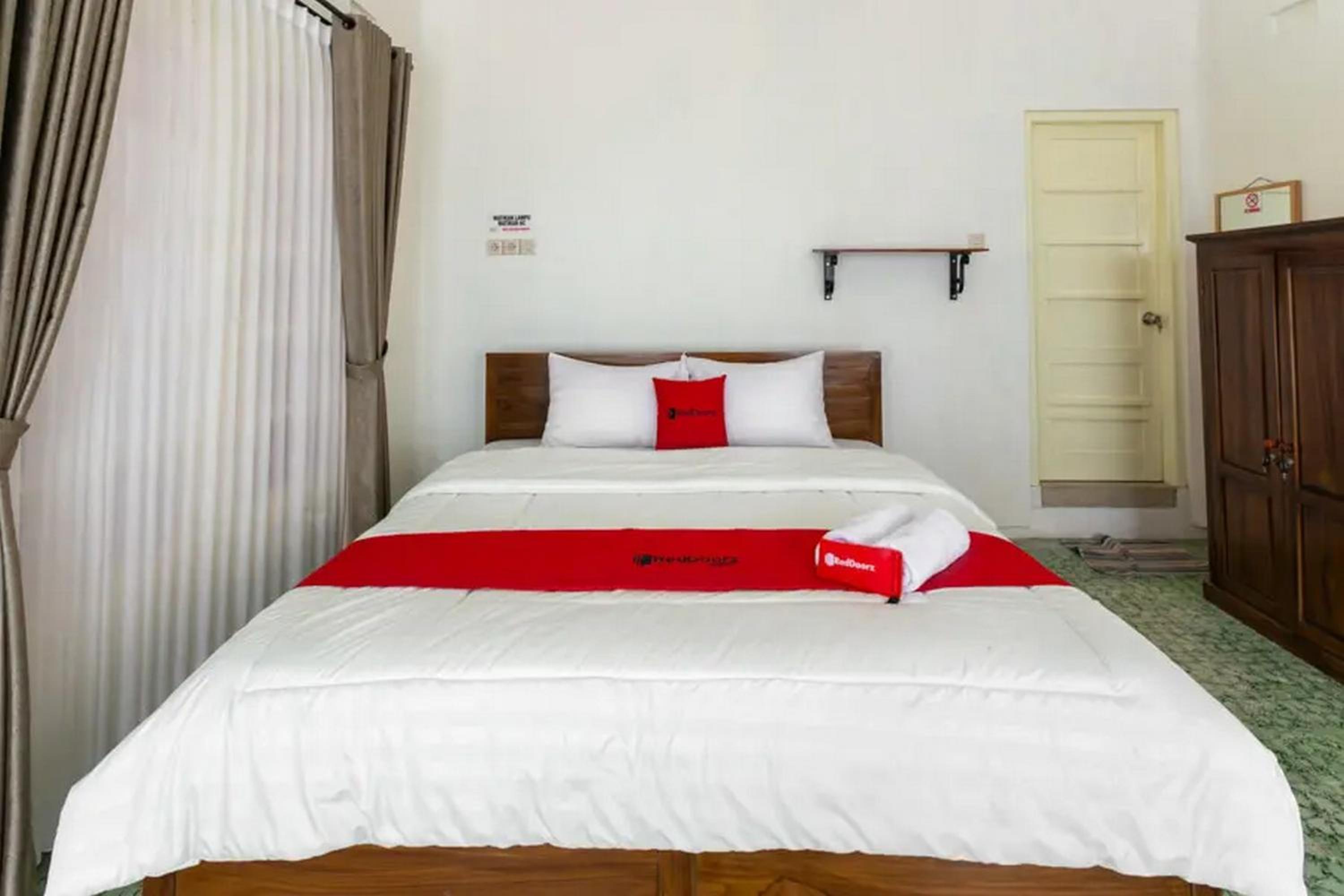 RedDoorz Syariah near Titik Nol Yogyakarta, 욕야카르타 - 18