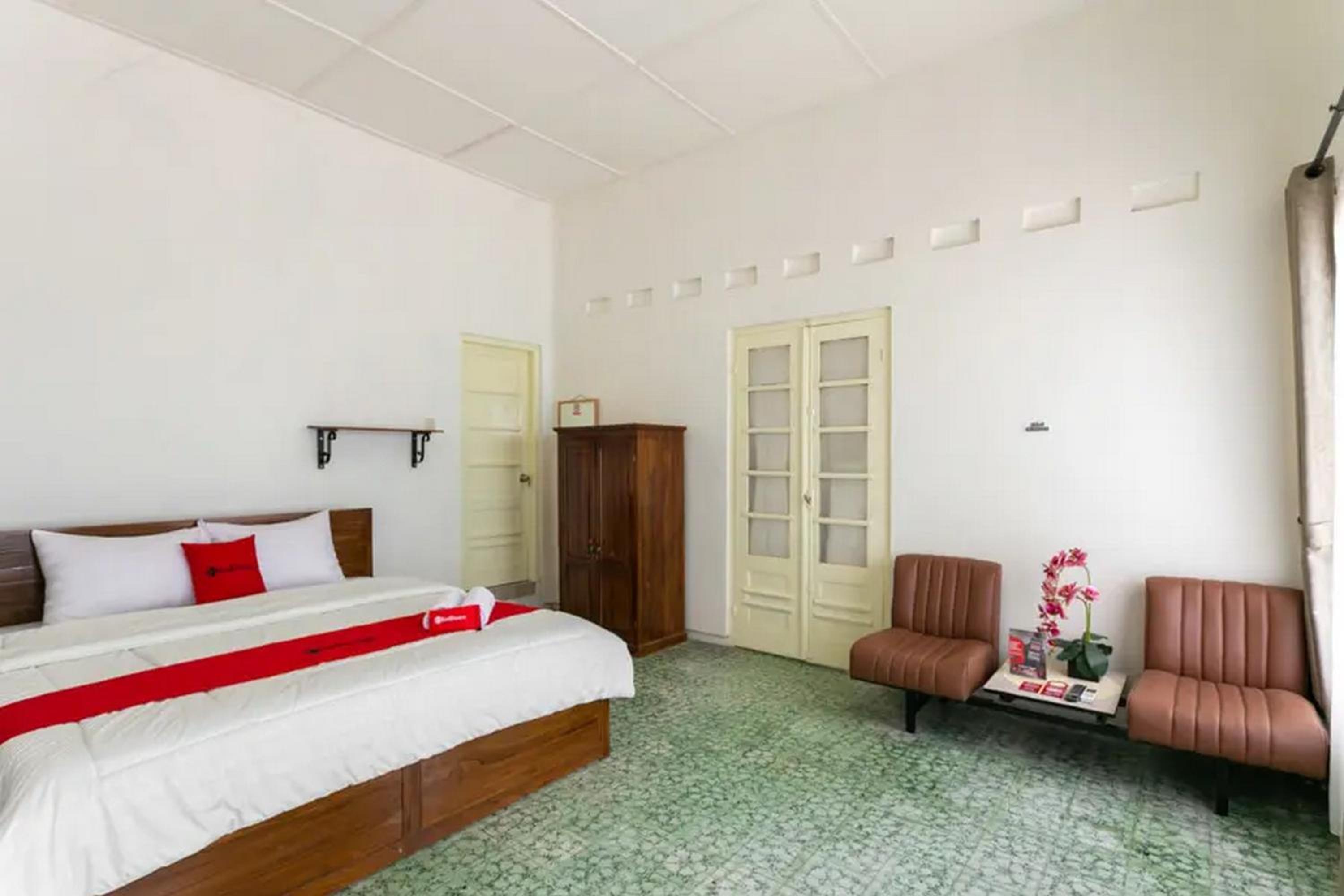 RedDoorz Syariah near Titik Nol Yogyakarta, 욕야카르타 - 17