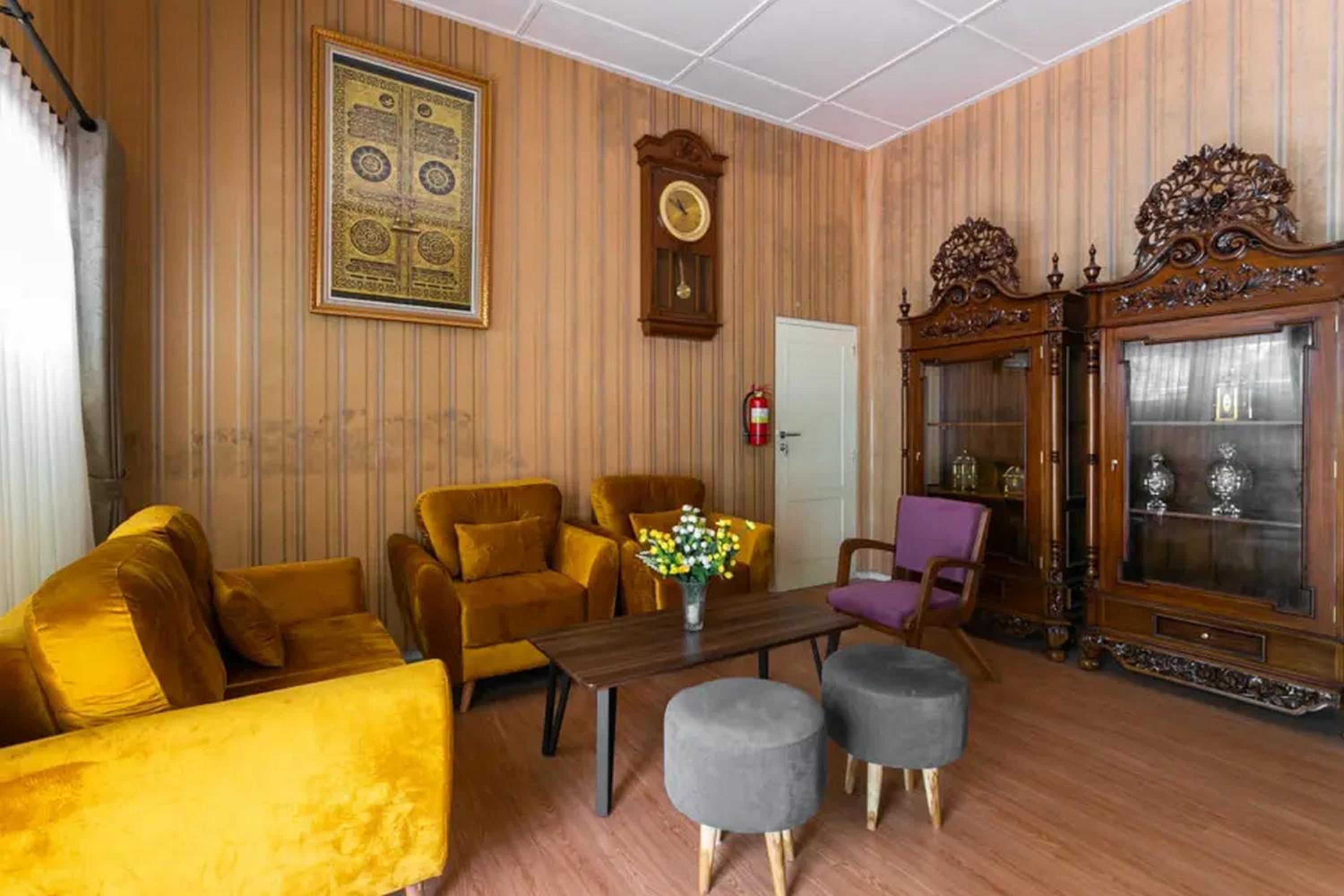 RedDoorz Syariah near Titik Nol Yogyakarta