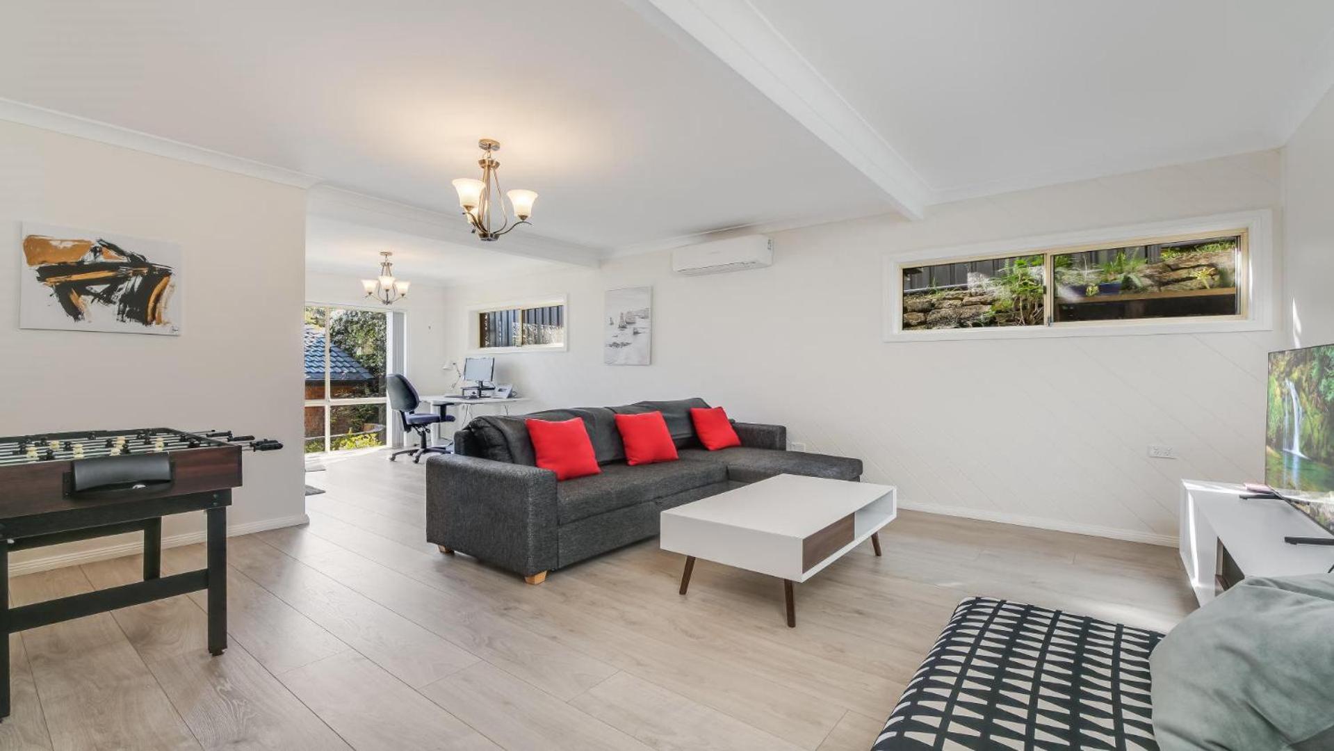 Homely Beach Retreat Three Living Areas, Table Tennis Table Accom Holidays