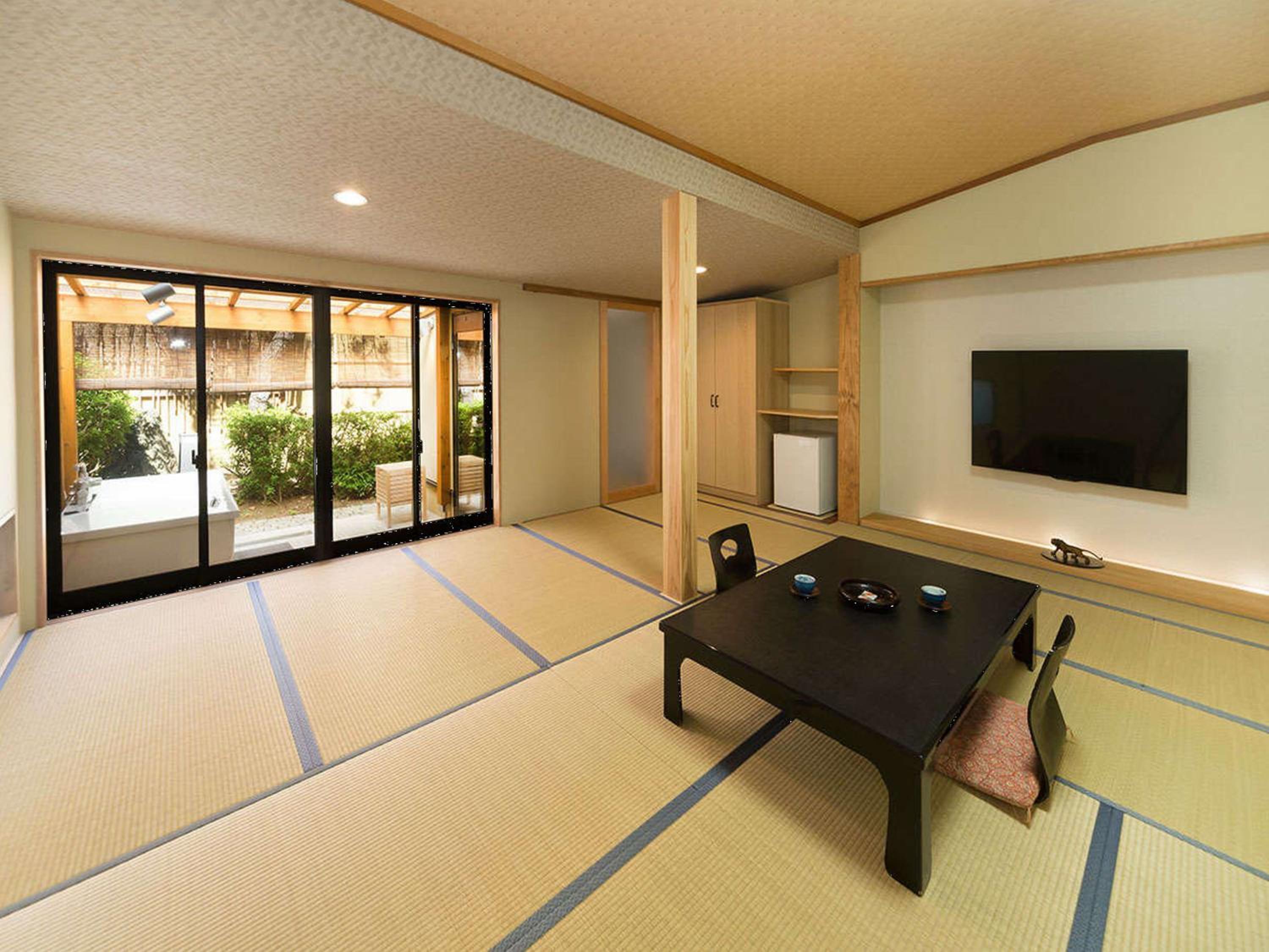 Yuraku Hotel