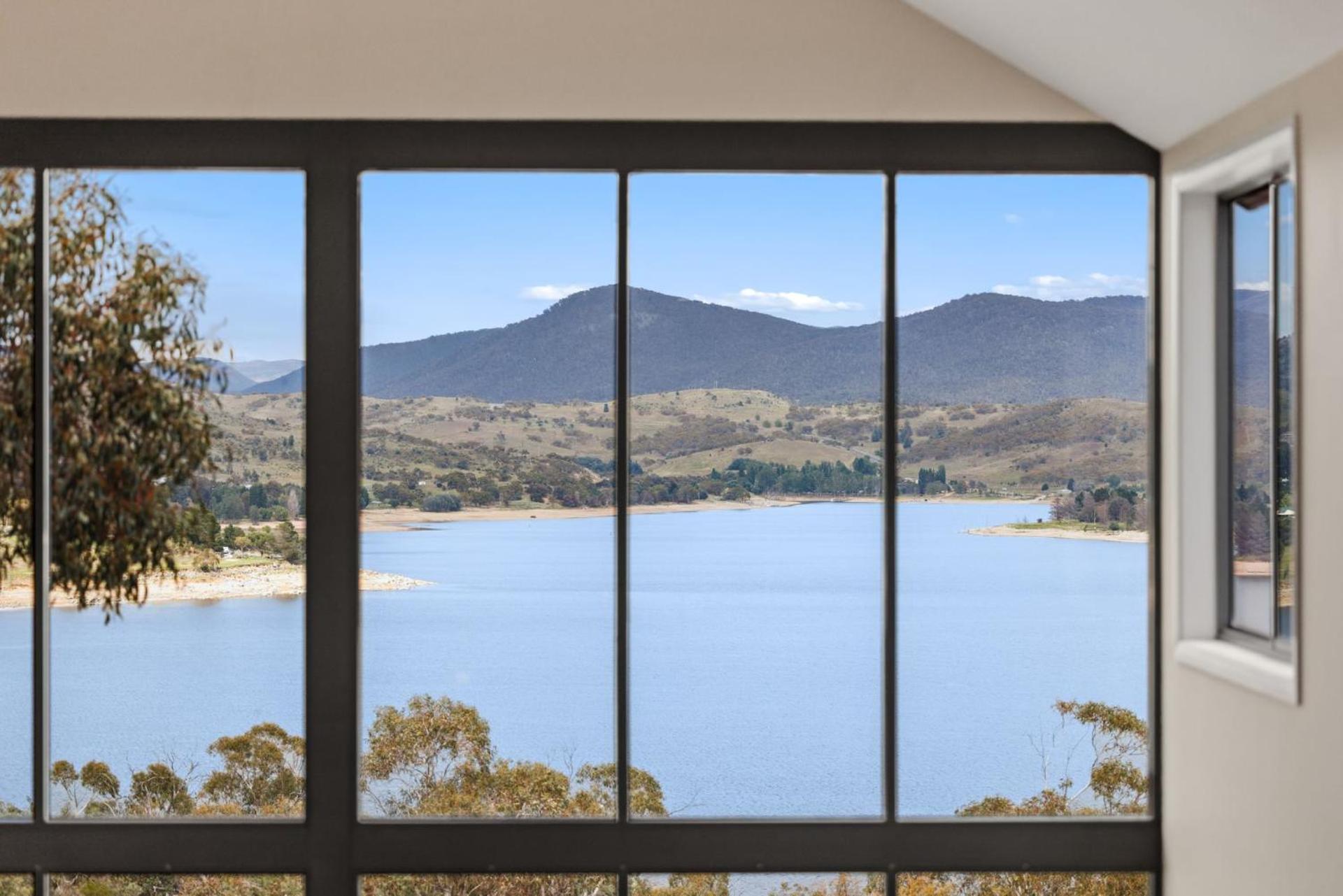 Lake View Retreat
