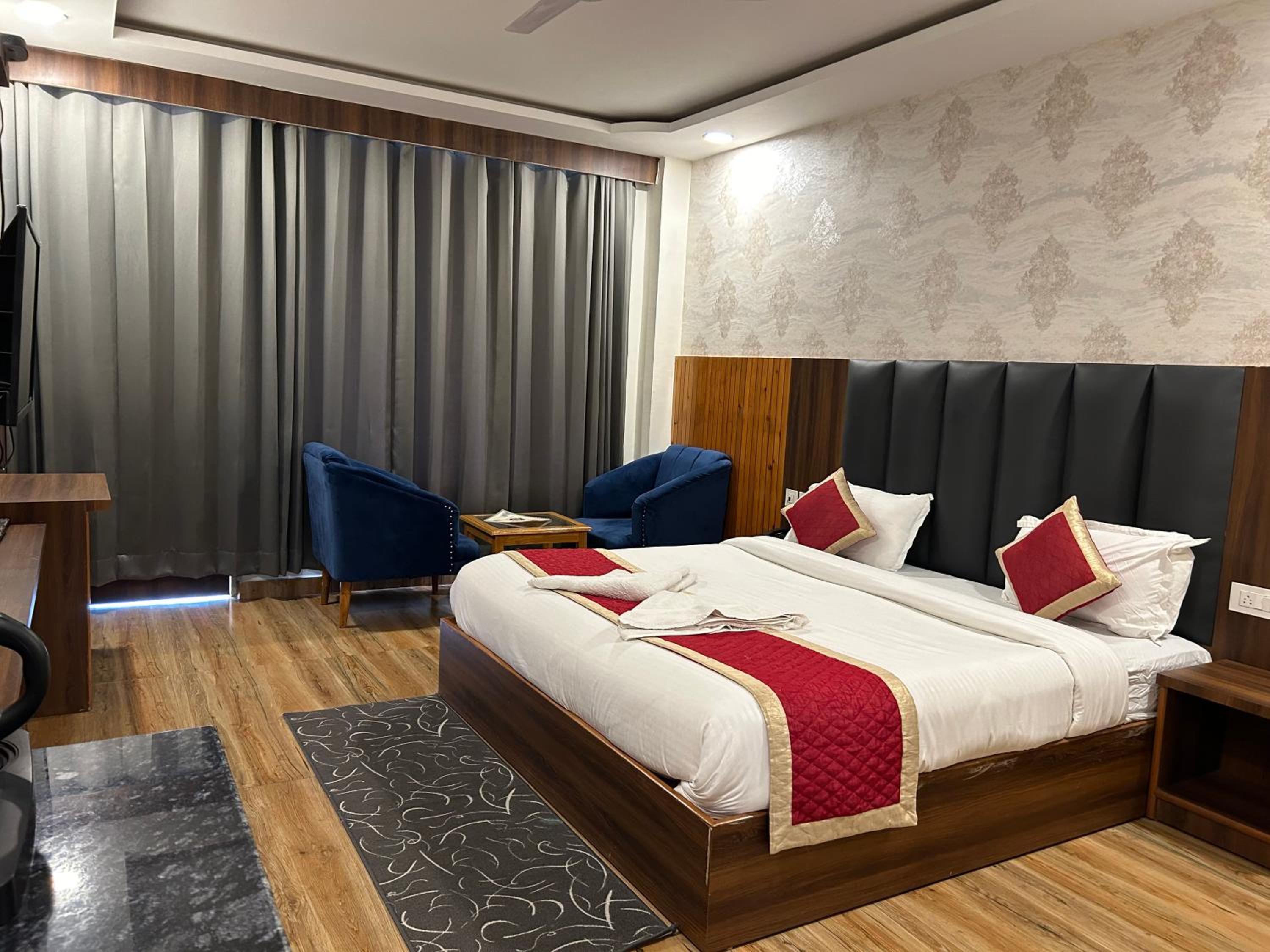 High Sky Resort - Best Luxury Hotel in Dharamkot view 3
