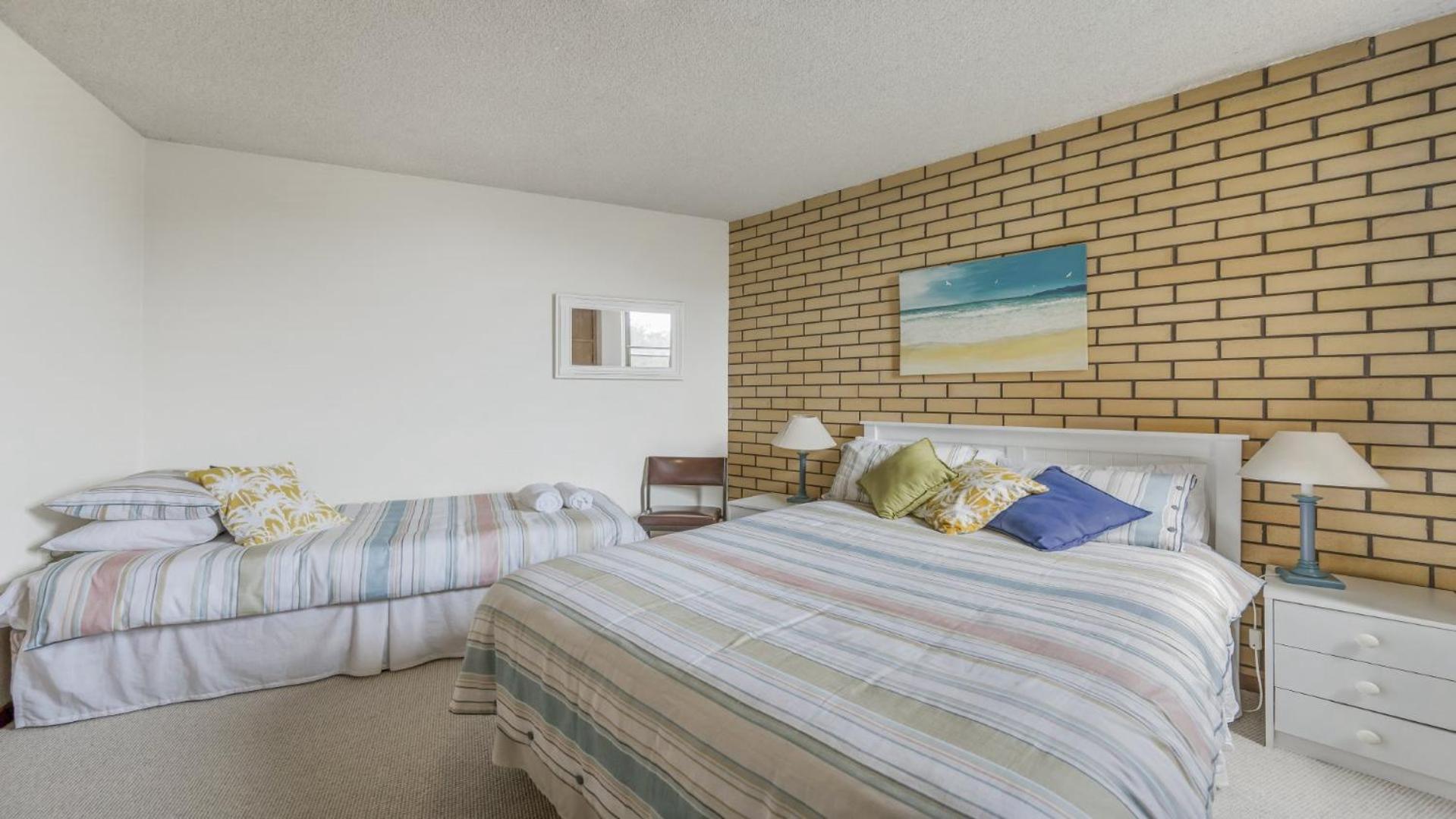 7 Flynns Beach Apartments