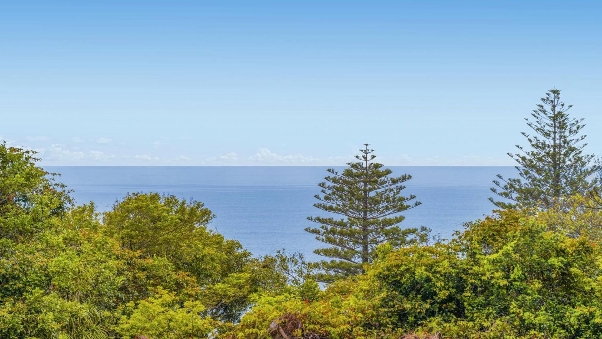 7 Flynns Beach Apartments