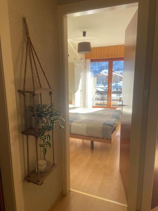 Alpine apartment by Jolidi