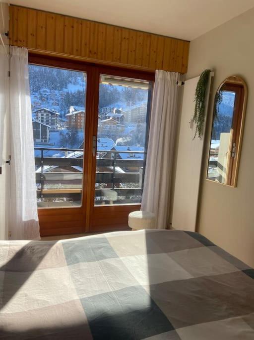 Alpine apartment by Jolidi