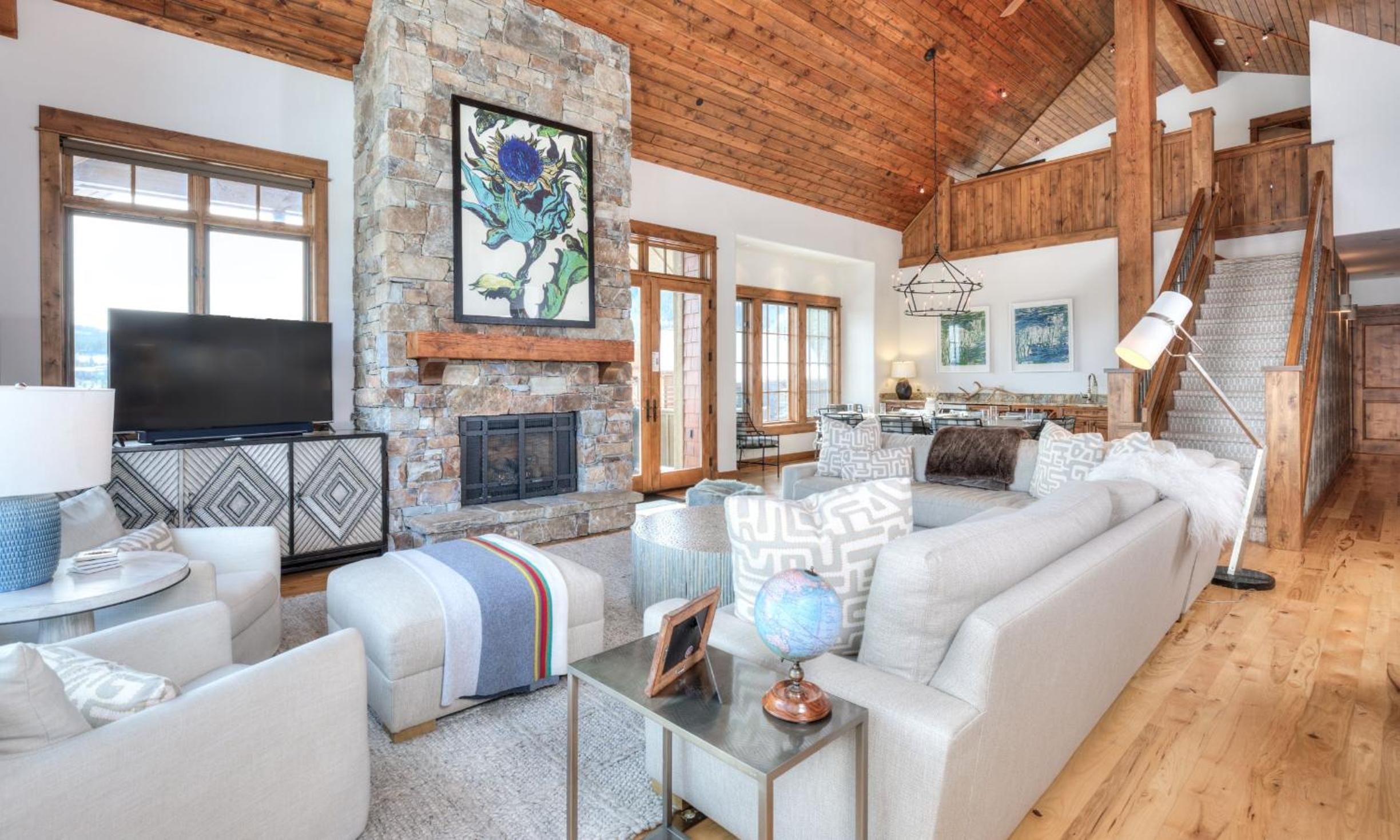 Cowboy Heaven Luxury Suite 6C view 5