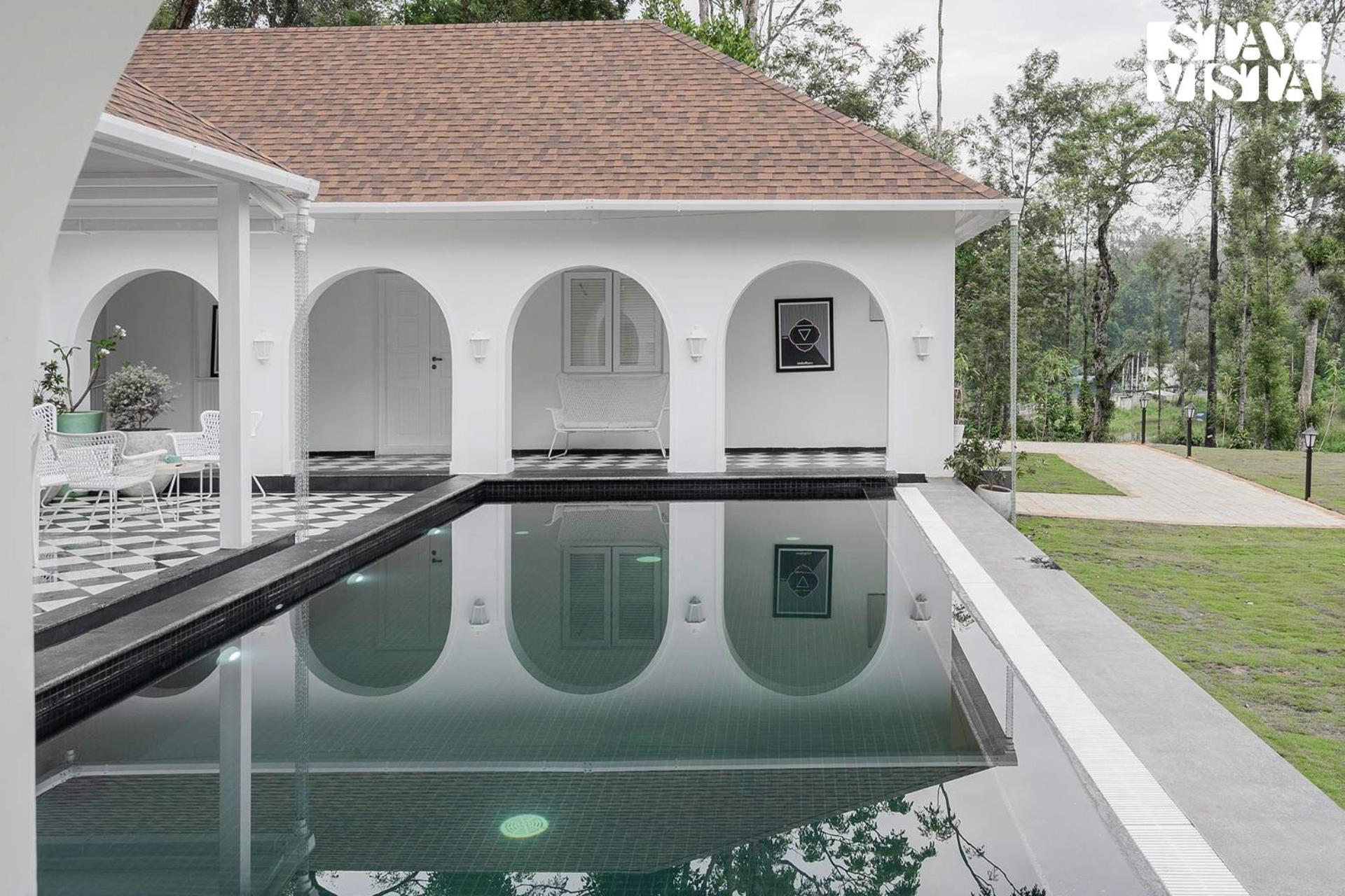 Stayvista at Mudra Manor 4BR - Coffee Estate Comp Breakfast Big Heated Pool view 3