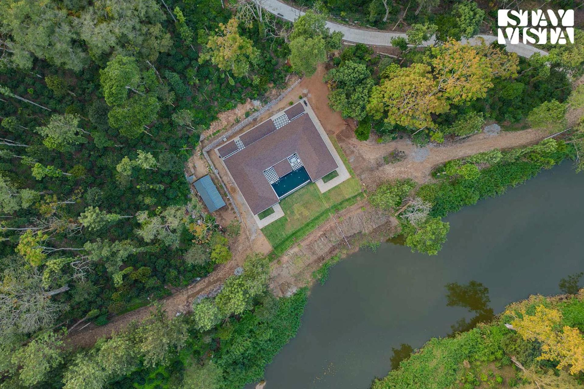 Stayvista at Mudra Manor 4BR - Coffee Estate Comp Breakfast Big Heated Pool view 2