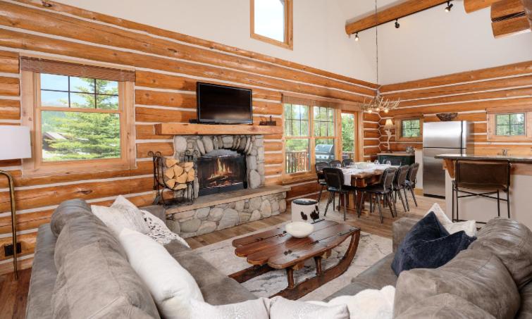 Powder Ridge Cabin Red Cloud 4 view 3