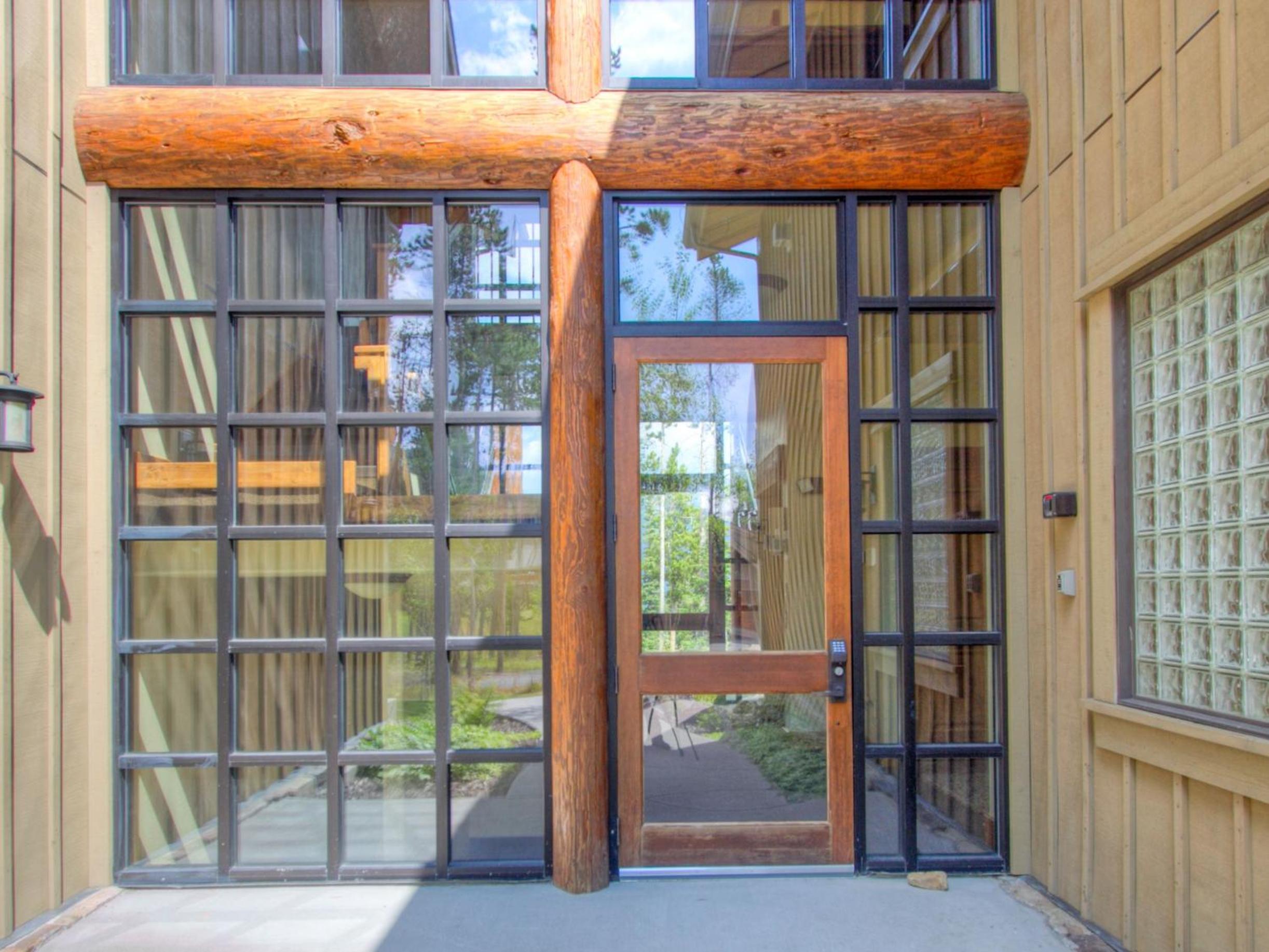 Cowboy Heaven Luxury Suite 6D view 5