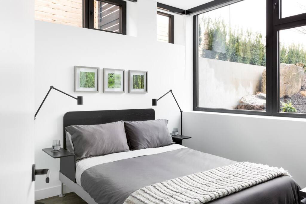 Designer 2 Bdr Garden Suite - Arbutus, Kits & UBC