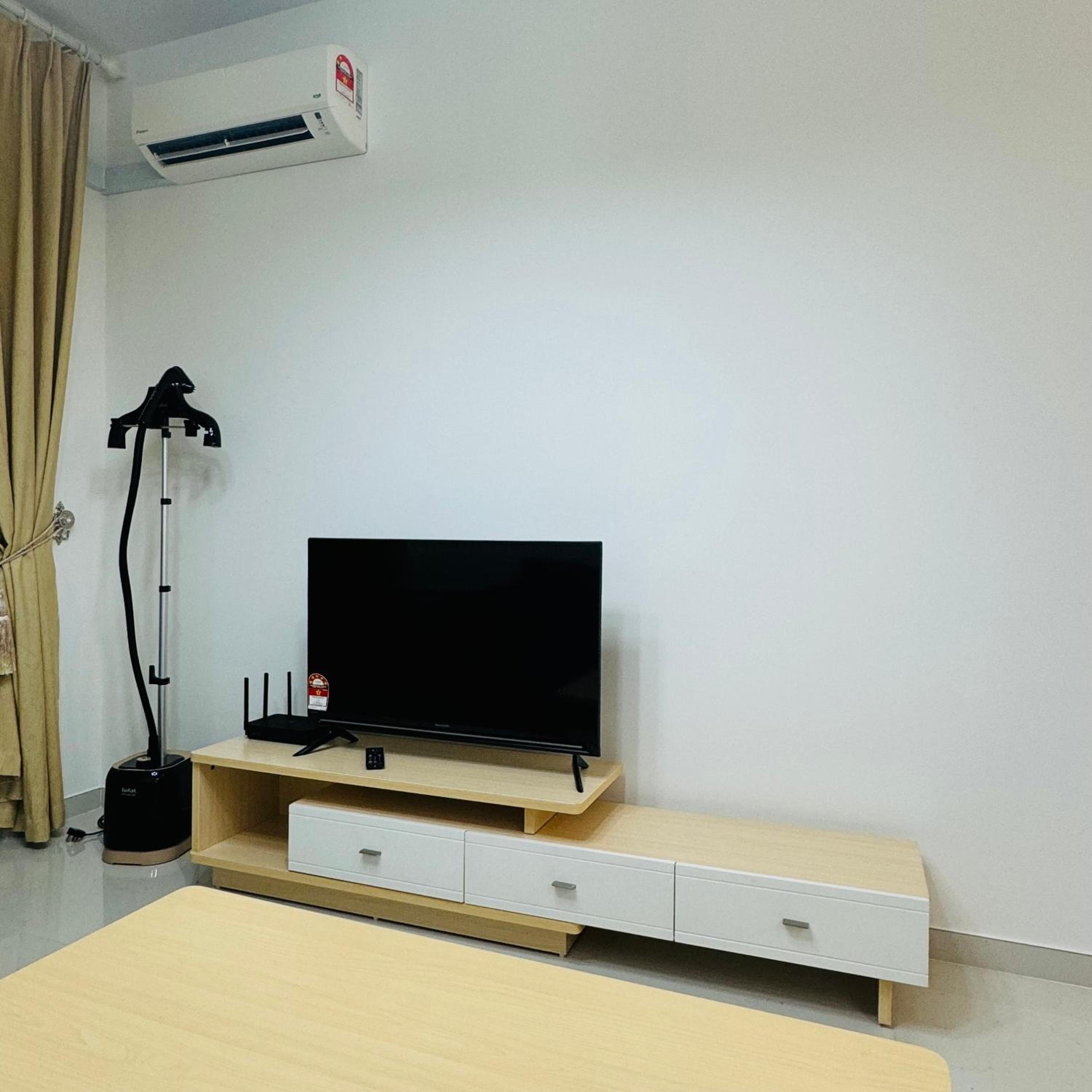 Ataraxia 2B1R 4pax Condo Forest City 3A-3202