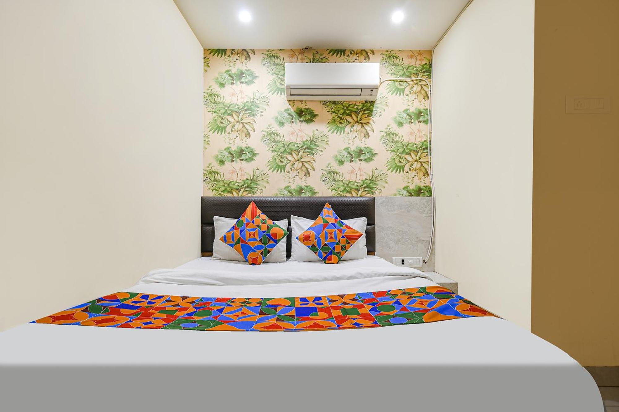 FabHotel Shivam Palace- Near Mahakal Mandir