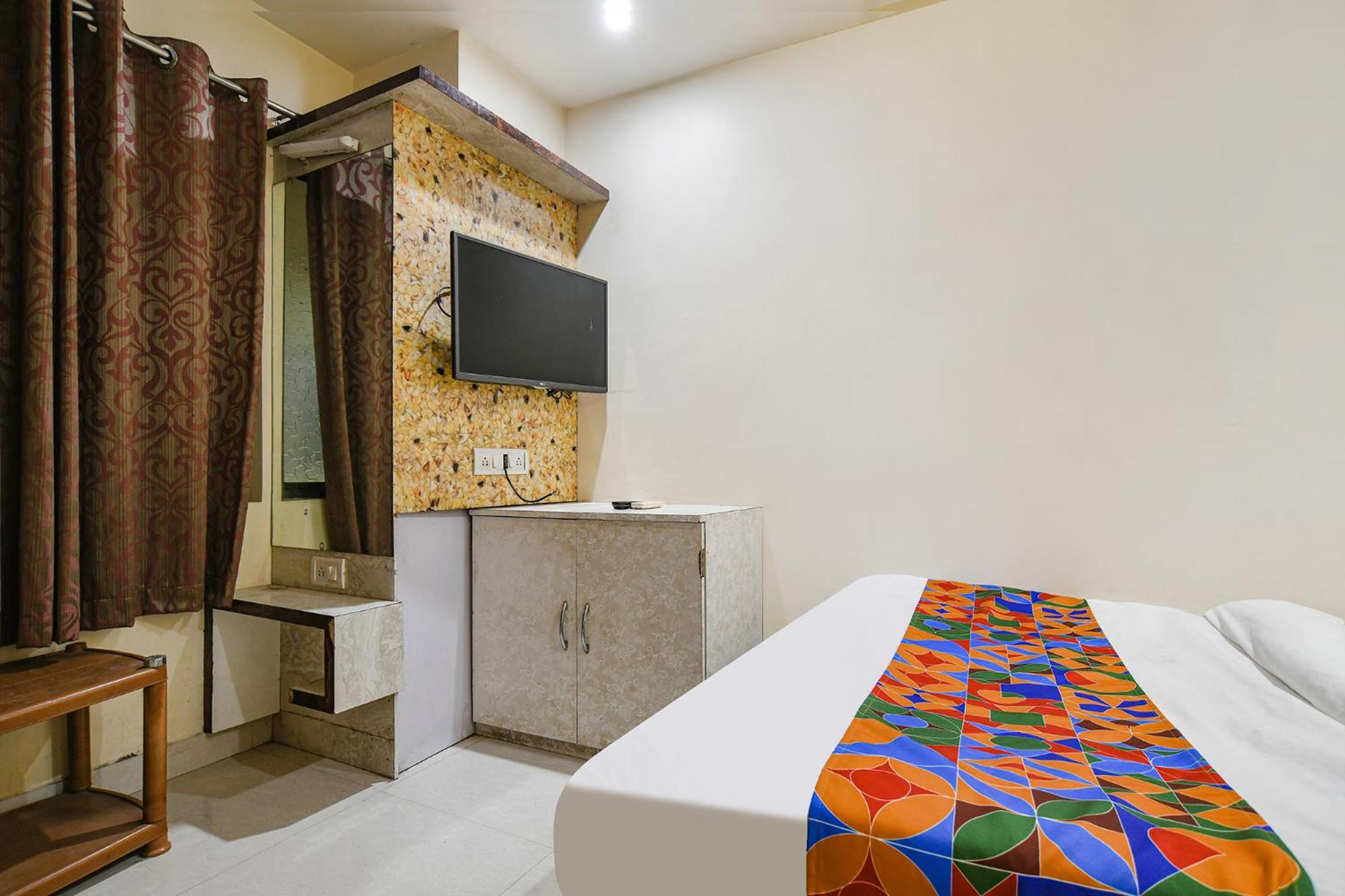 FabHotel Shivam Palace- Near Mahakal Mandir