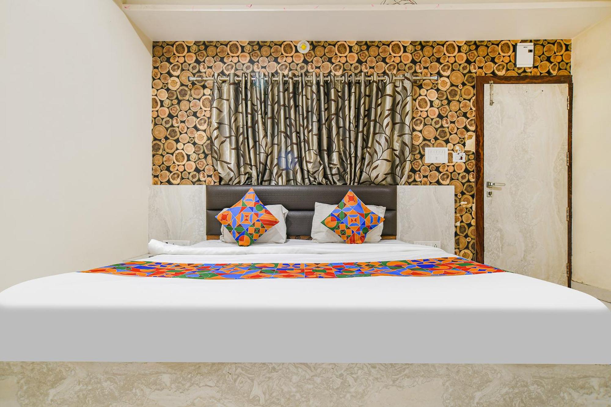 FabHotel Shivam Palace- Near Mahakal Mandir
