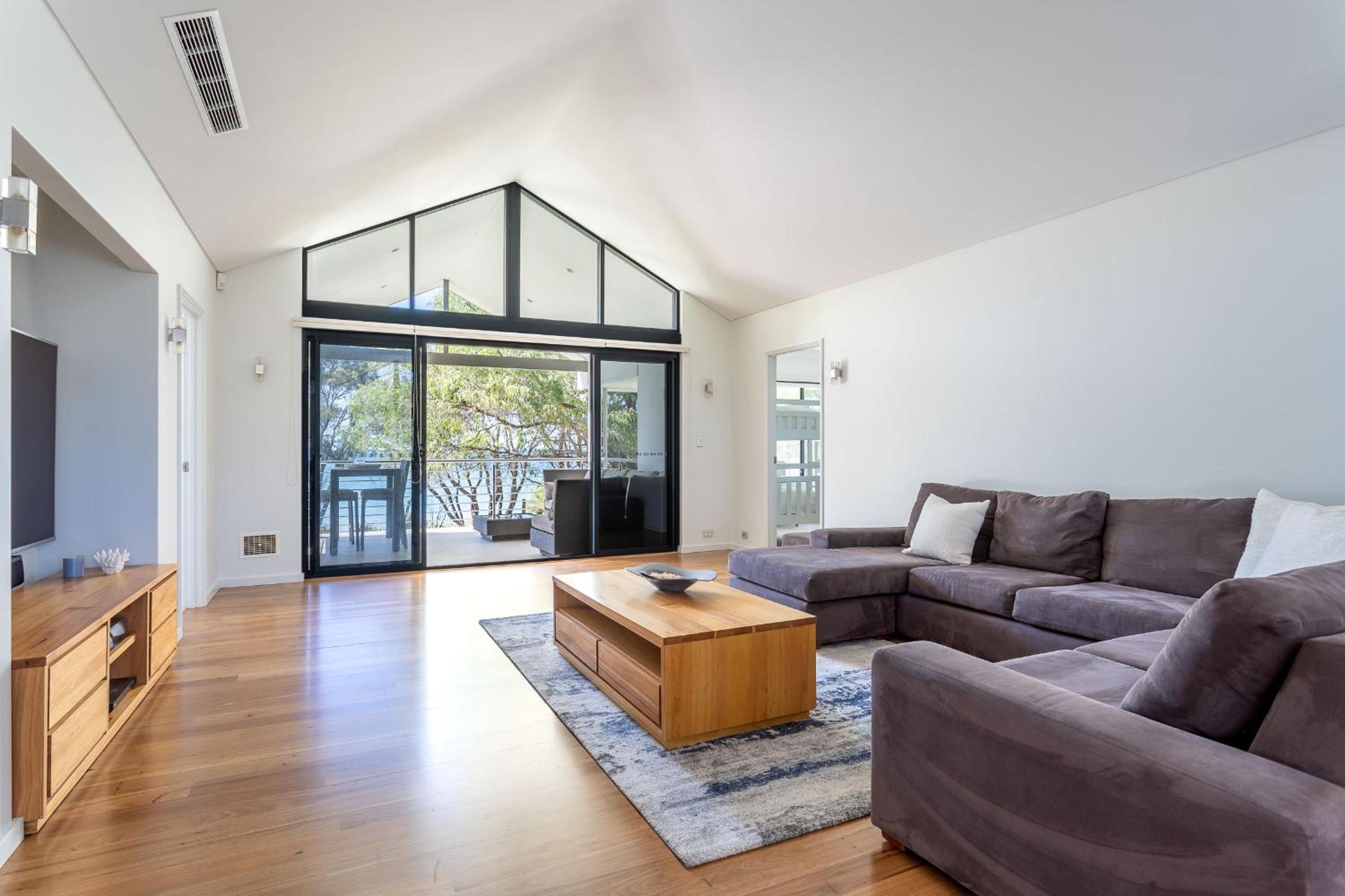 Beachfront Busselton I Private Properties