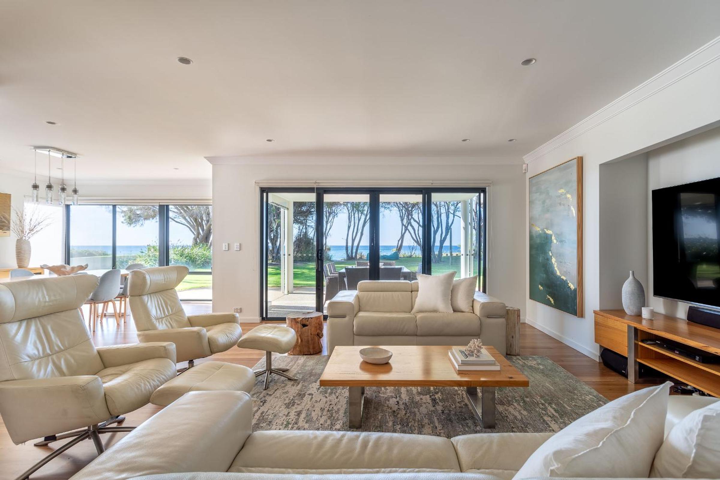 Beachfront Busselton I Private Properties
