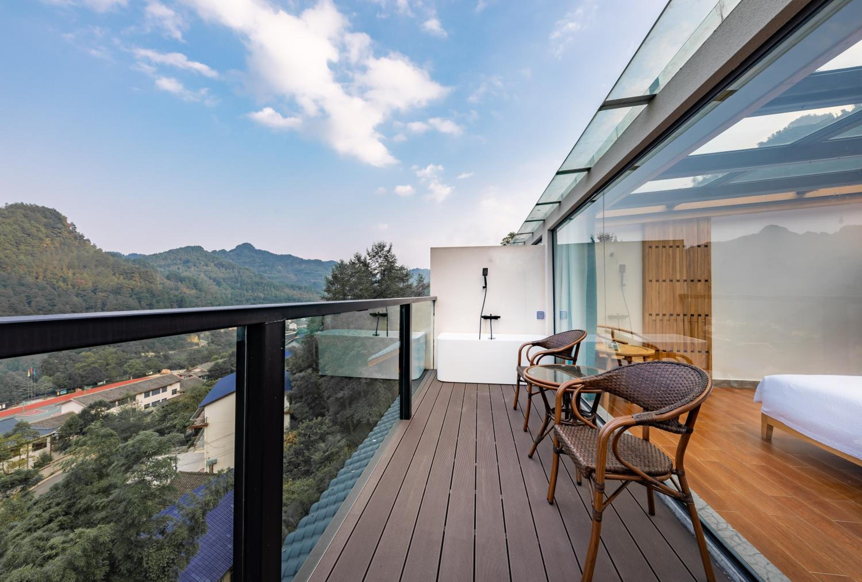 Zhangjiajie Qiquan Vacation B&B
