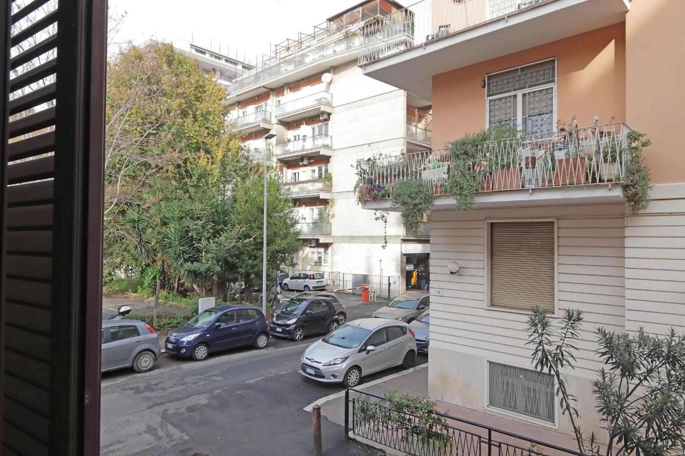 Homs Apartment In Rome by Halldis