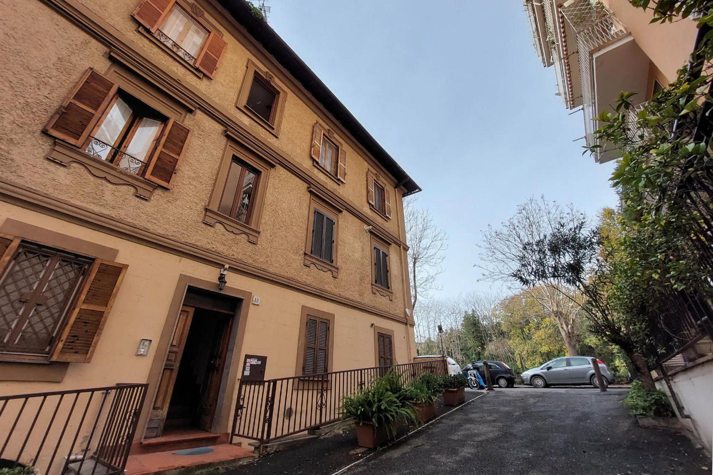 Homs Apartment In Rome by Halldis