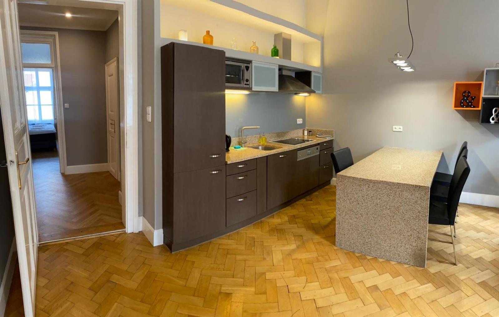 Holec Apartments