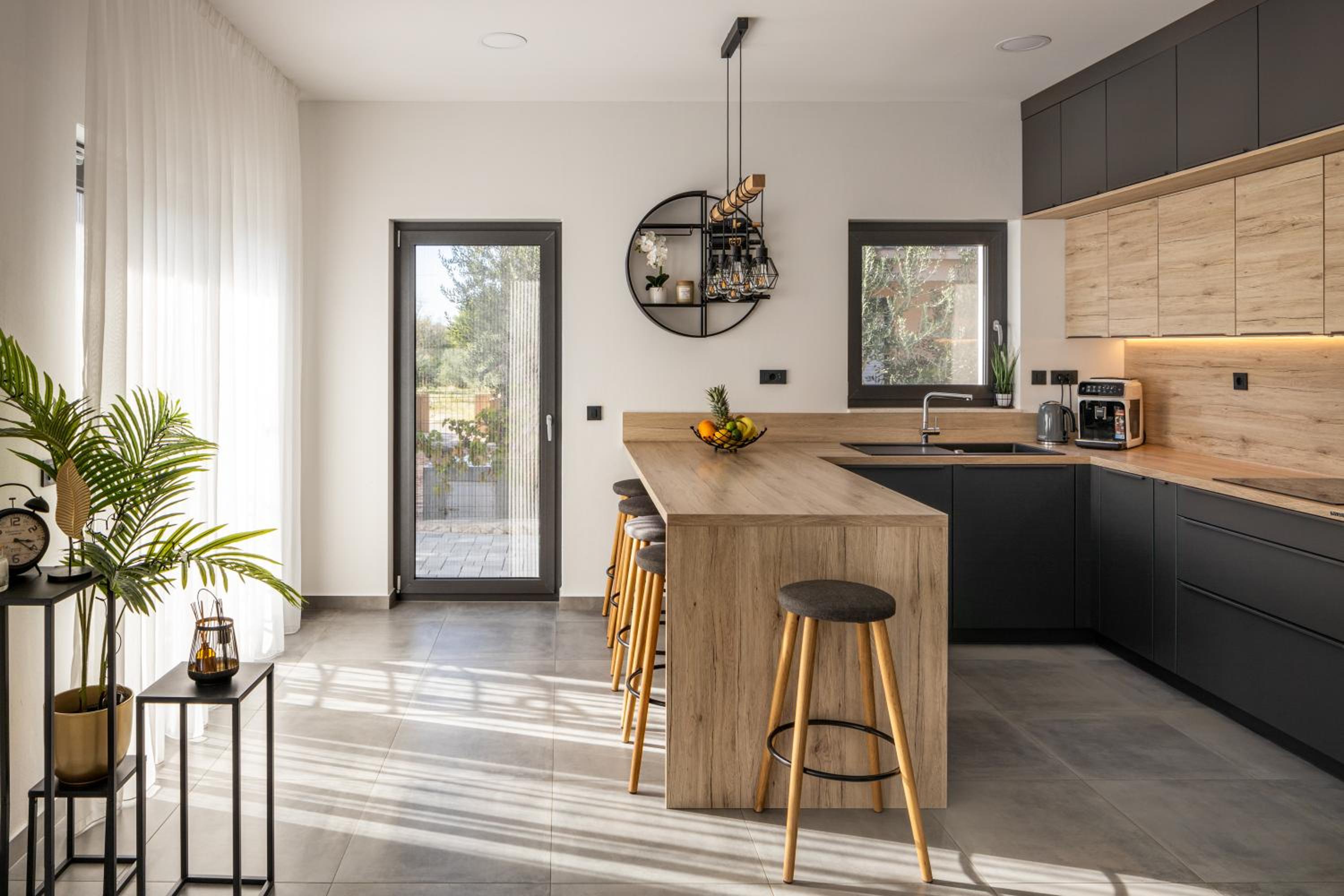 Villa A en Bilice — kitchen
