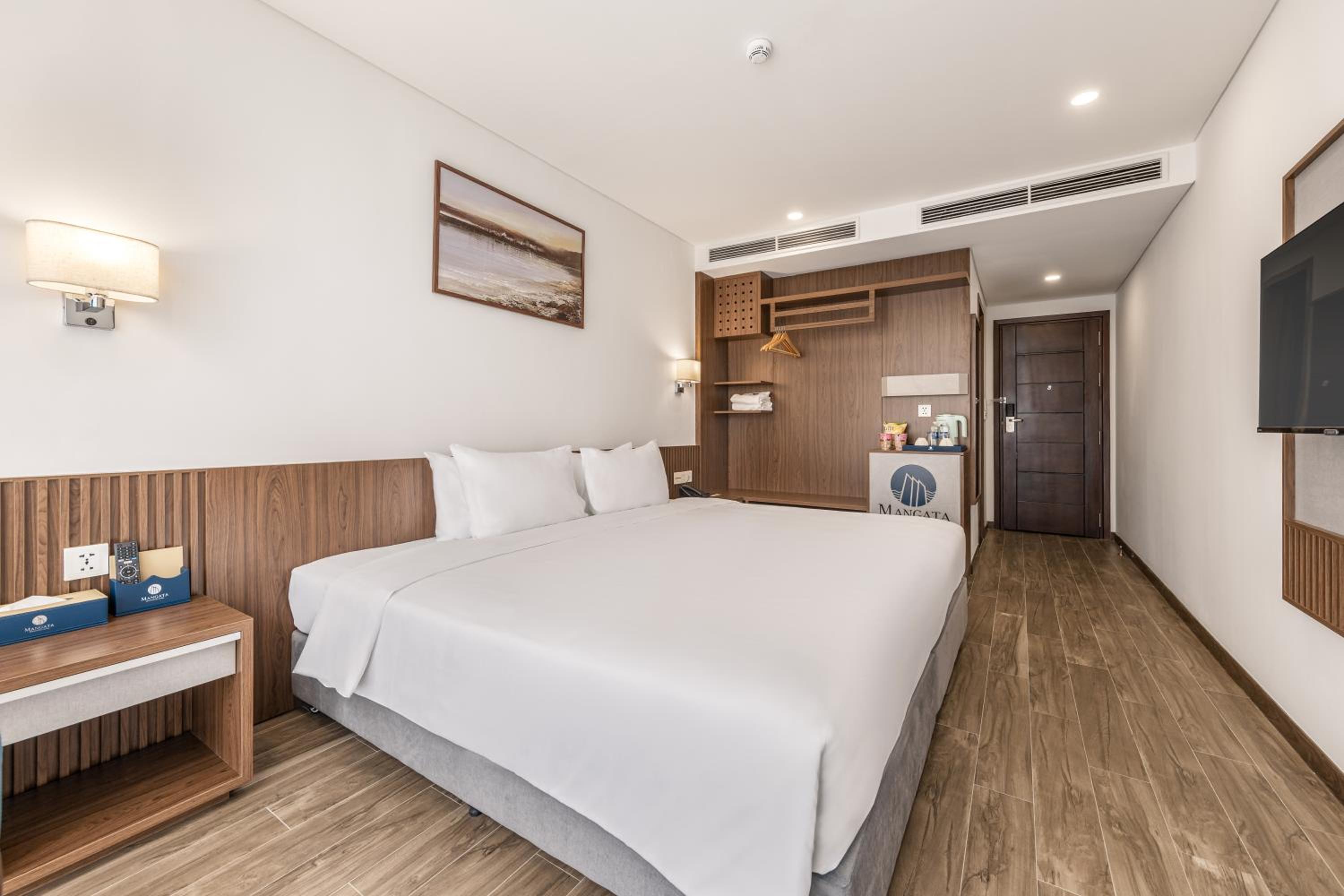 Mangata Beachfront Hotel 26