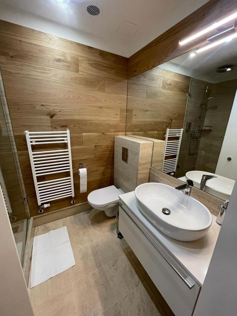 Holec Apartments