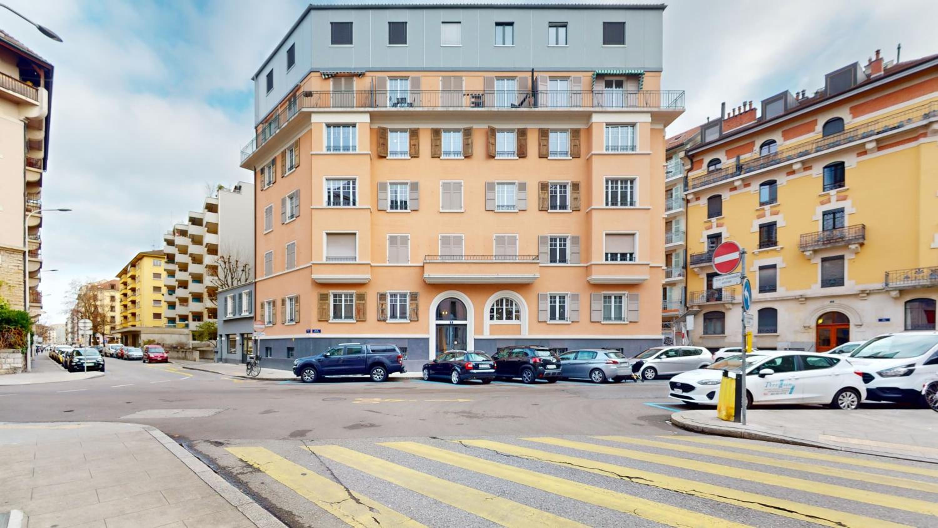 Beautiful modern apartment with balcony in Geneva