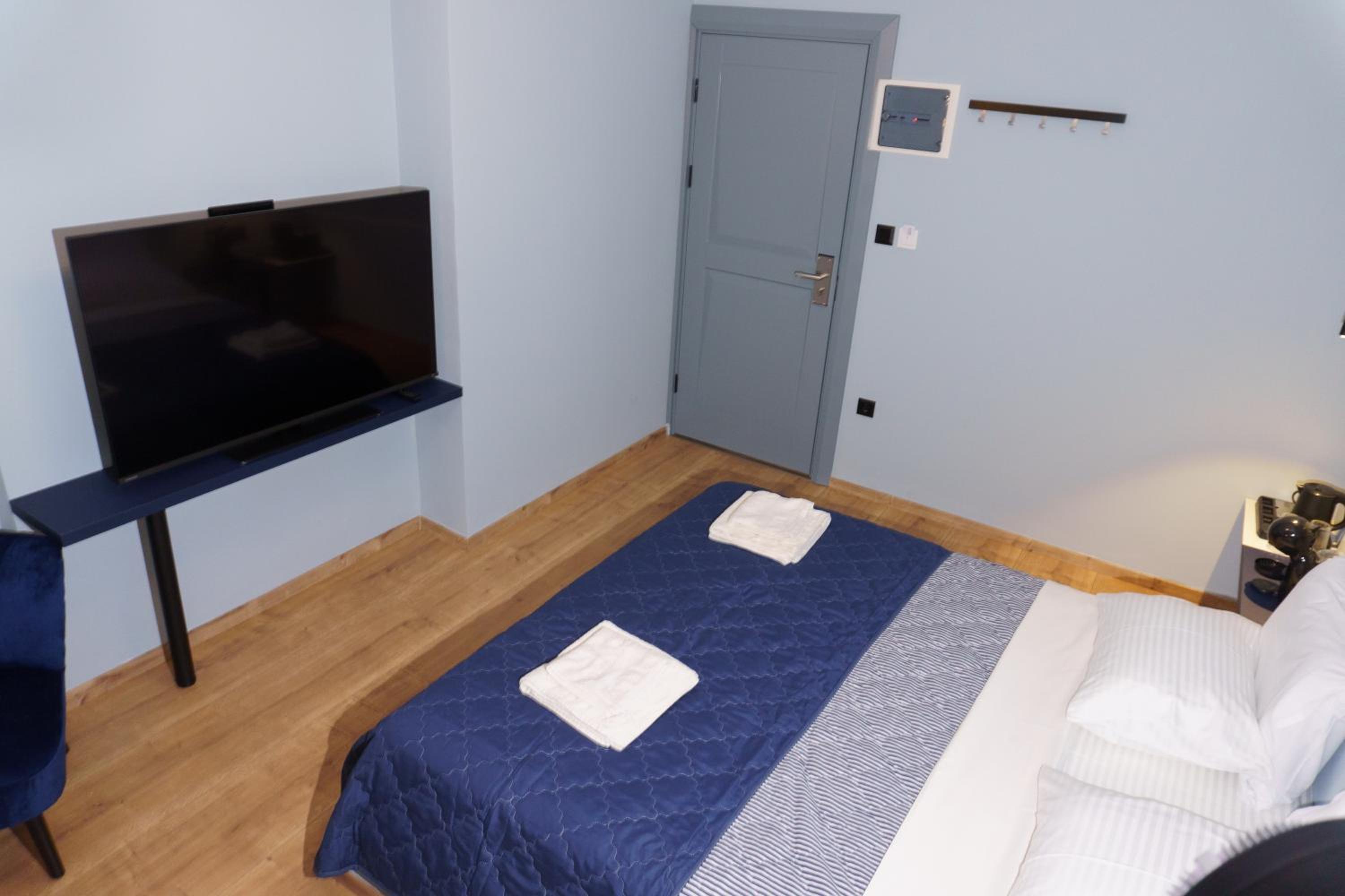 Sani Deluxe Suites Home- Monastiraki Square - Brand New Home