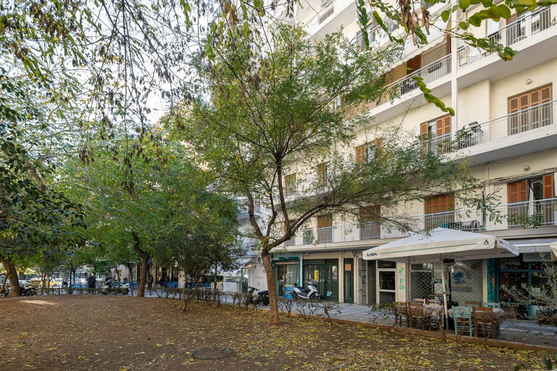 The Singing Leaf, Thessaloniki #FeelsLikeHome view 4