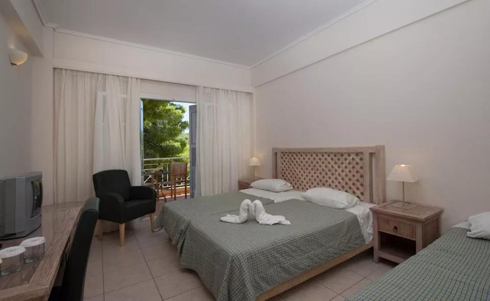 Alonissos Beach Bungalows And Suites Hotel