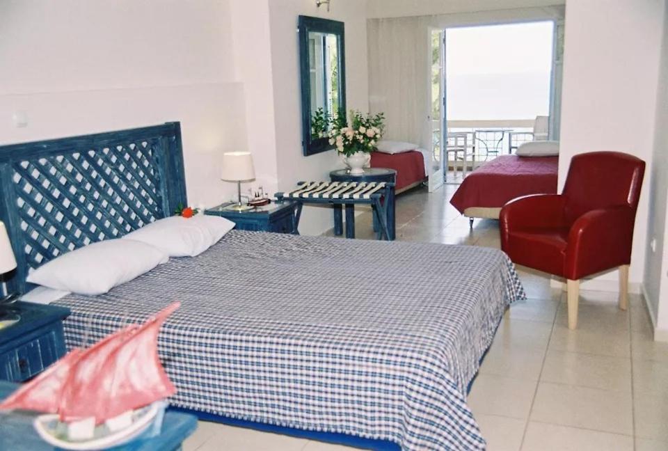 Alonissos Beach Bungalows And Suites Hotel