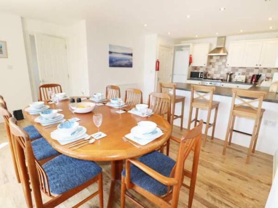 St Joseph’s Spacious Family Holiday Home Sea Views view 4