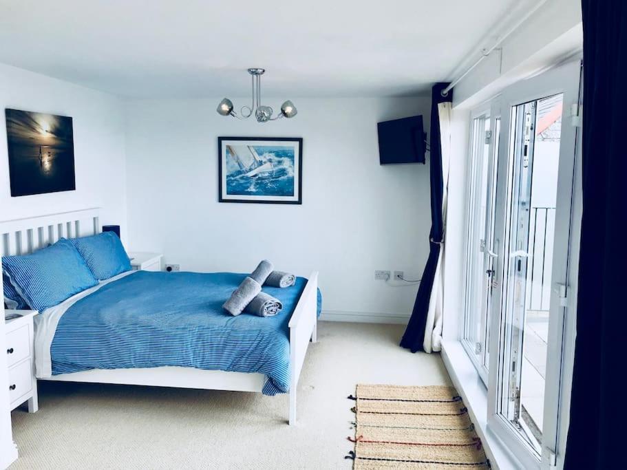 St Joseph’s Spacious Family Holiday Home Sea Views view 5