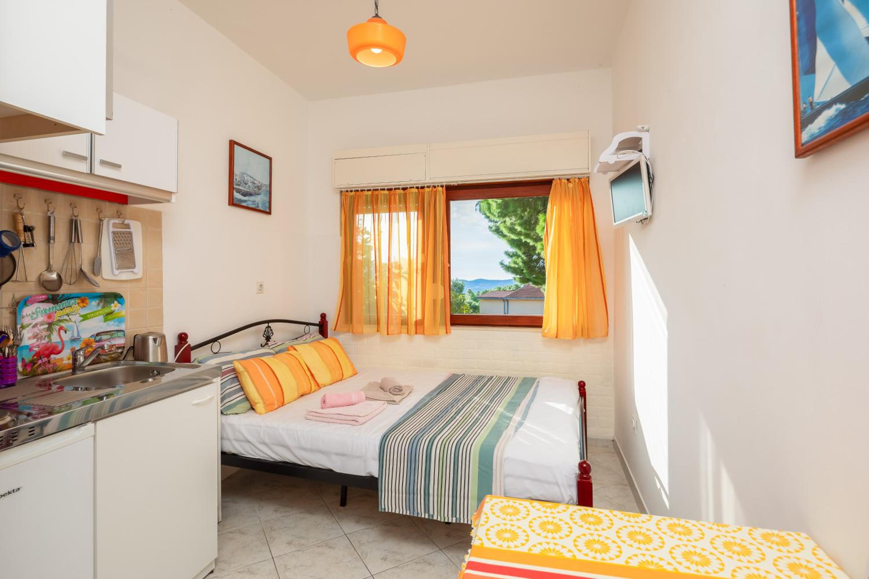 Urban Edge - Beach Apartments