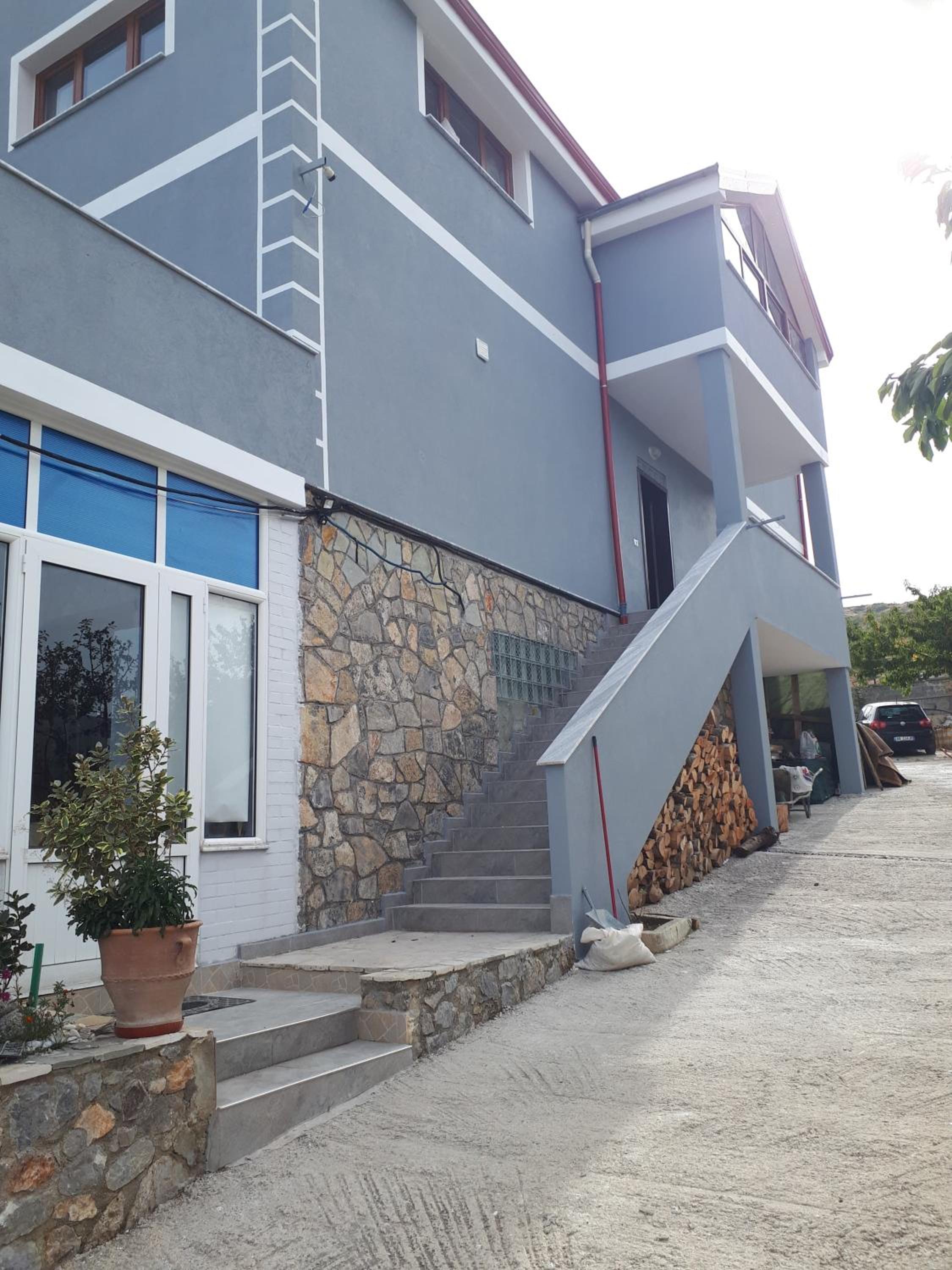Vila Topalli