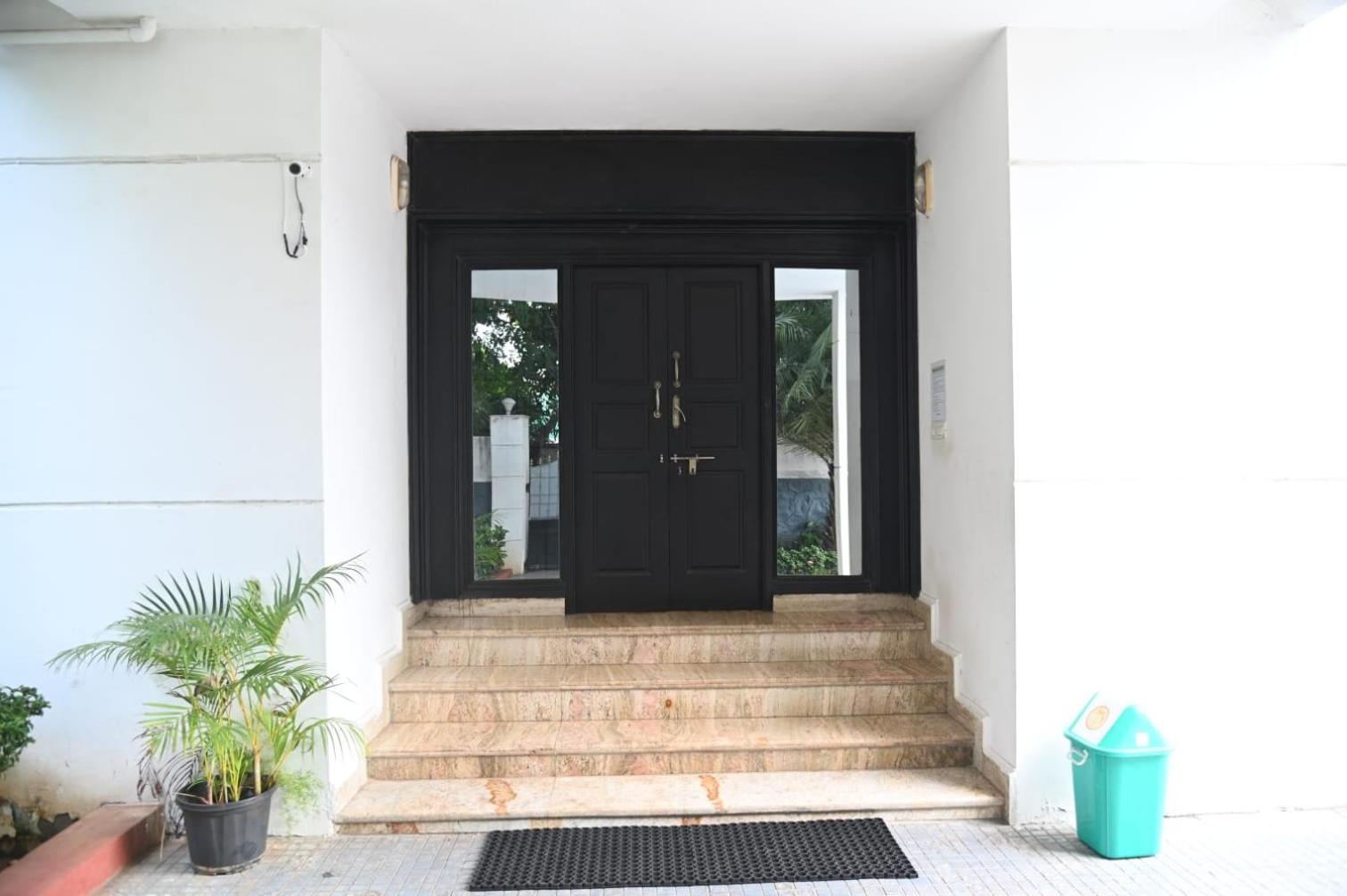 Royal Experiences Pearl House 6 Bed Room Villa with Private Pool, Panayur view 3