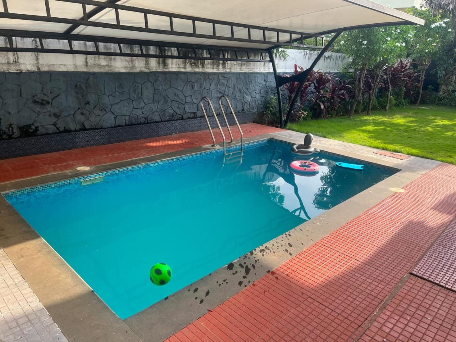 Royal Experiences Pearl House 6 Bed Room Villa with Private Pool, Panayur view 4