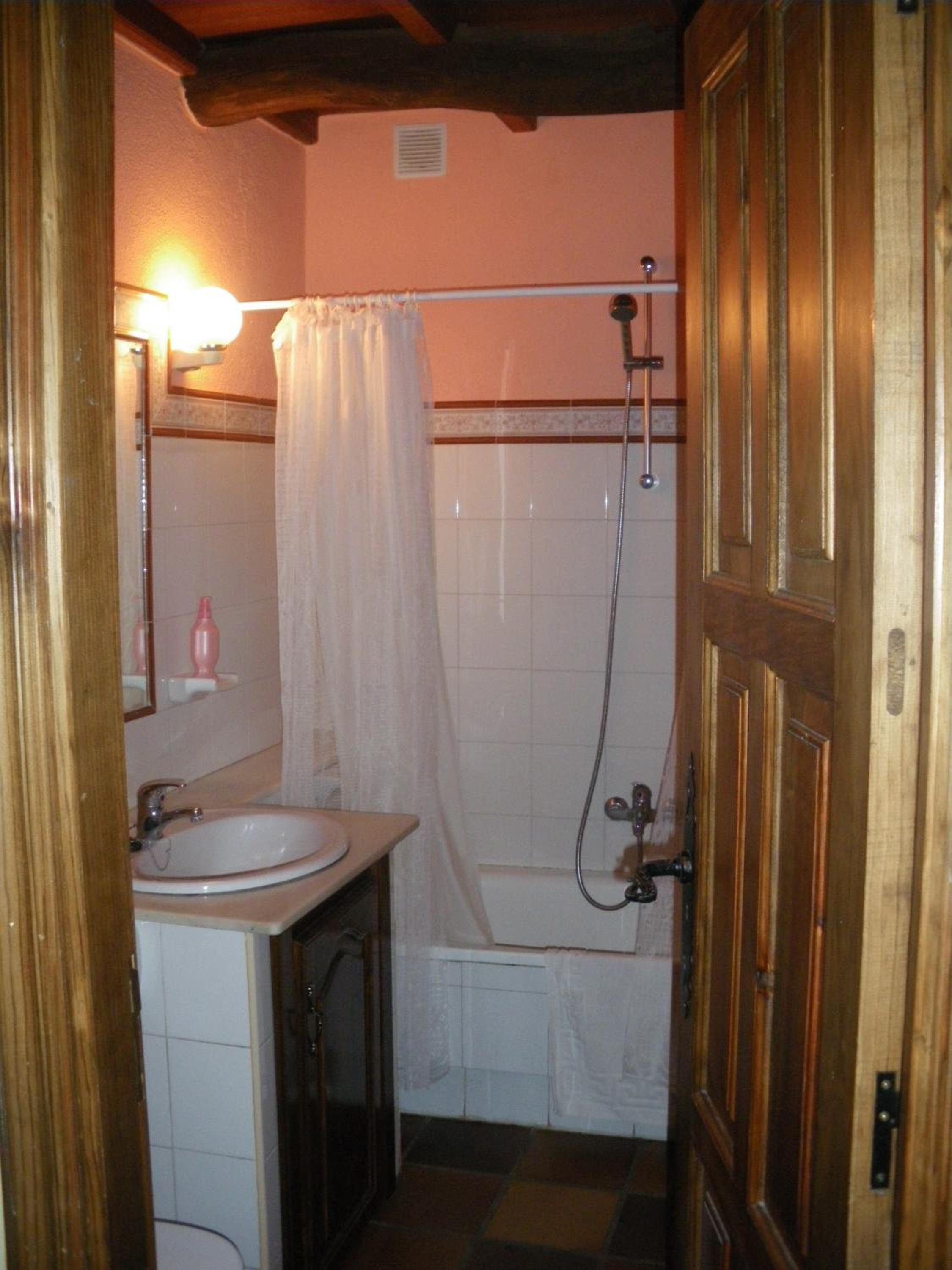 Photo 33